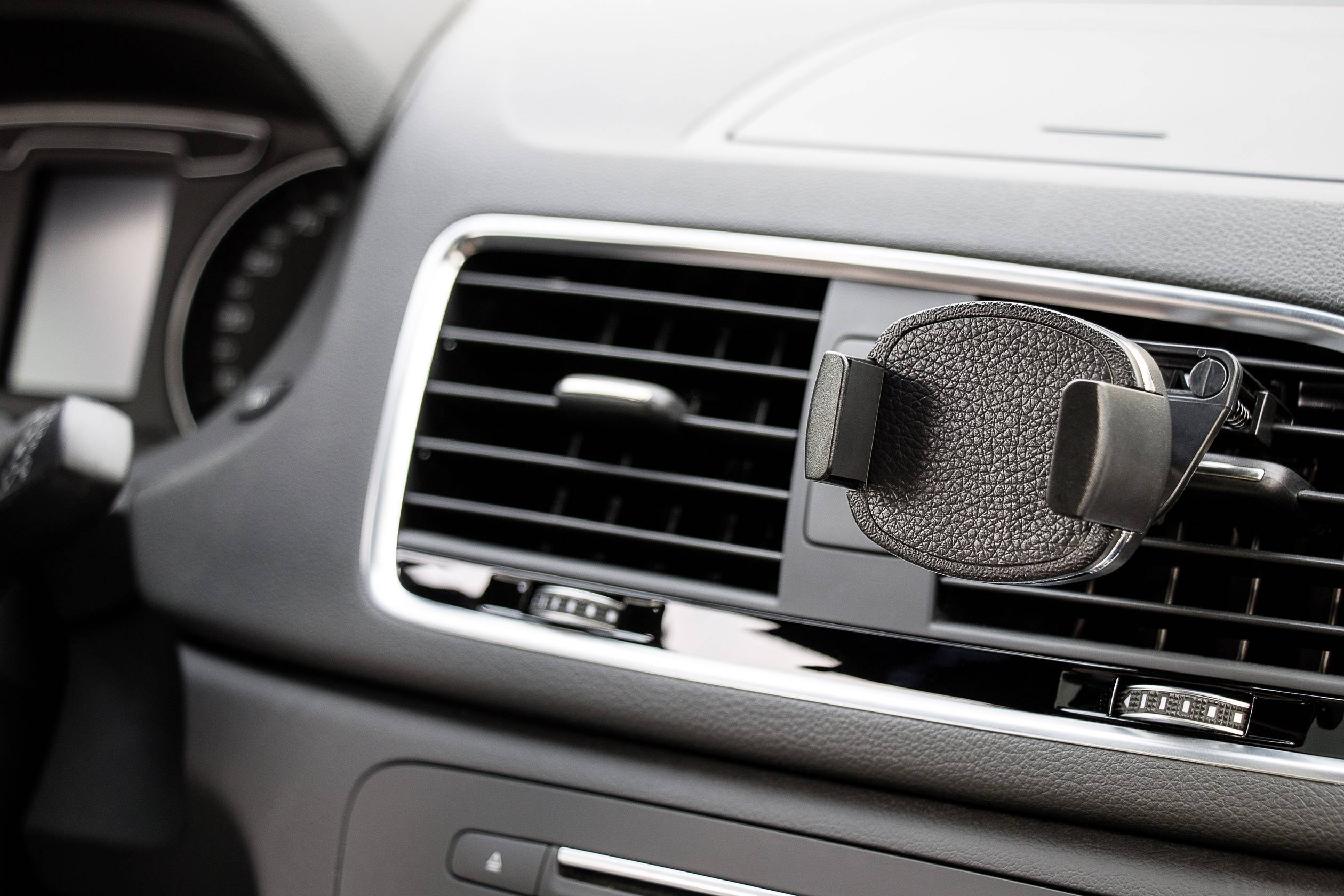 Goobay 40732 Lüftungsgitter Handy-Kfz-Halterung 360° drehbar 50 - 90 mm