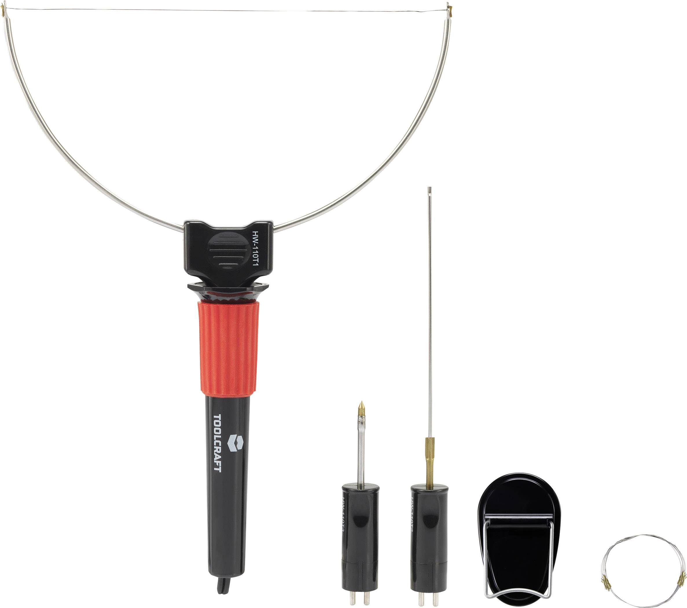 Ein Werkzeugset mit einem Schneidebogen, einem Griff mit rotem Ring, zwei Aufsätzen und einer schwarzen Halterung.