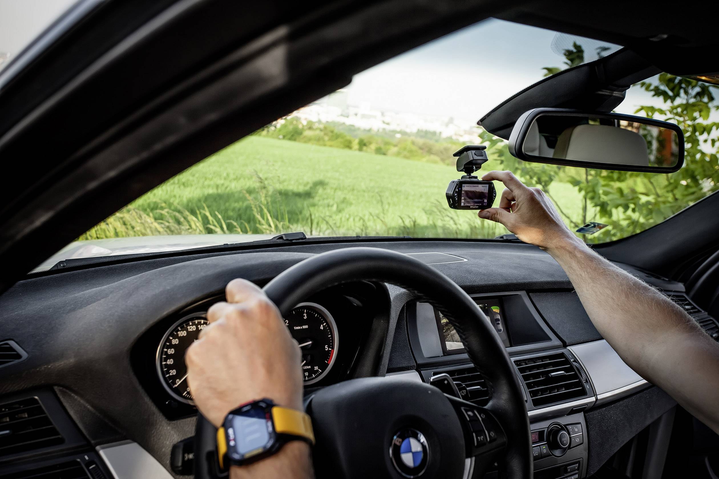 TrueCam A7s Dashcam mit GPS Blickwinkel horizontal max.=130 ° 12 V, 24 V Display, Mikrofon, Akku