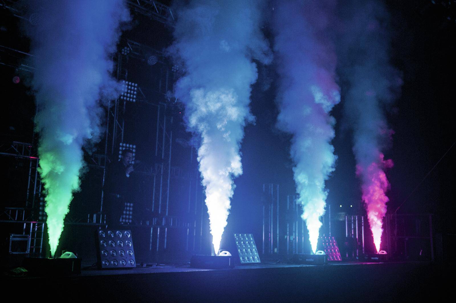 Eurolite NSF-350 LED Hybrid Spray Fogger Nebelmaschine inkl. Funkfernbedienung, mit Lichteffekt