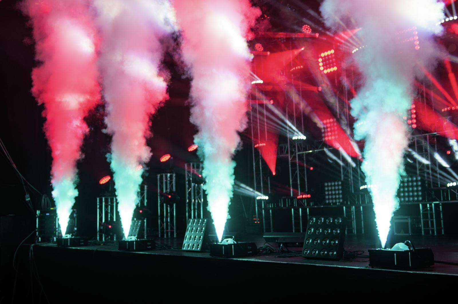 Eurolite NSF-350 LED Hybrid Spray Fogger Nebelmaschine inkl. Funkfernbedienung, mit Lichteffekt