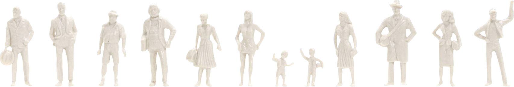 Eine Reihe von Miniaturfiguren in verschiedenen Posen; Erwachsene, Kinder, Männer und Frauen.