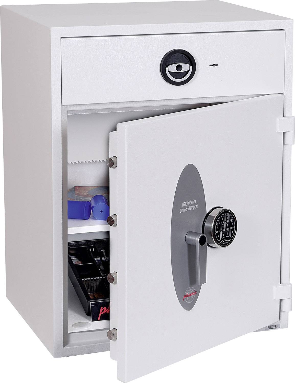 Geöffneter Tresor mit Zahlenschloss; zeigt Fächer mit Dokumenten und blauen Kunststoffbehältern.