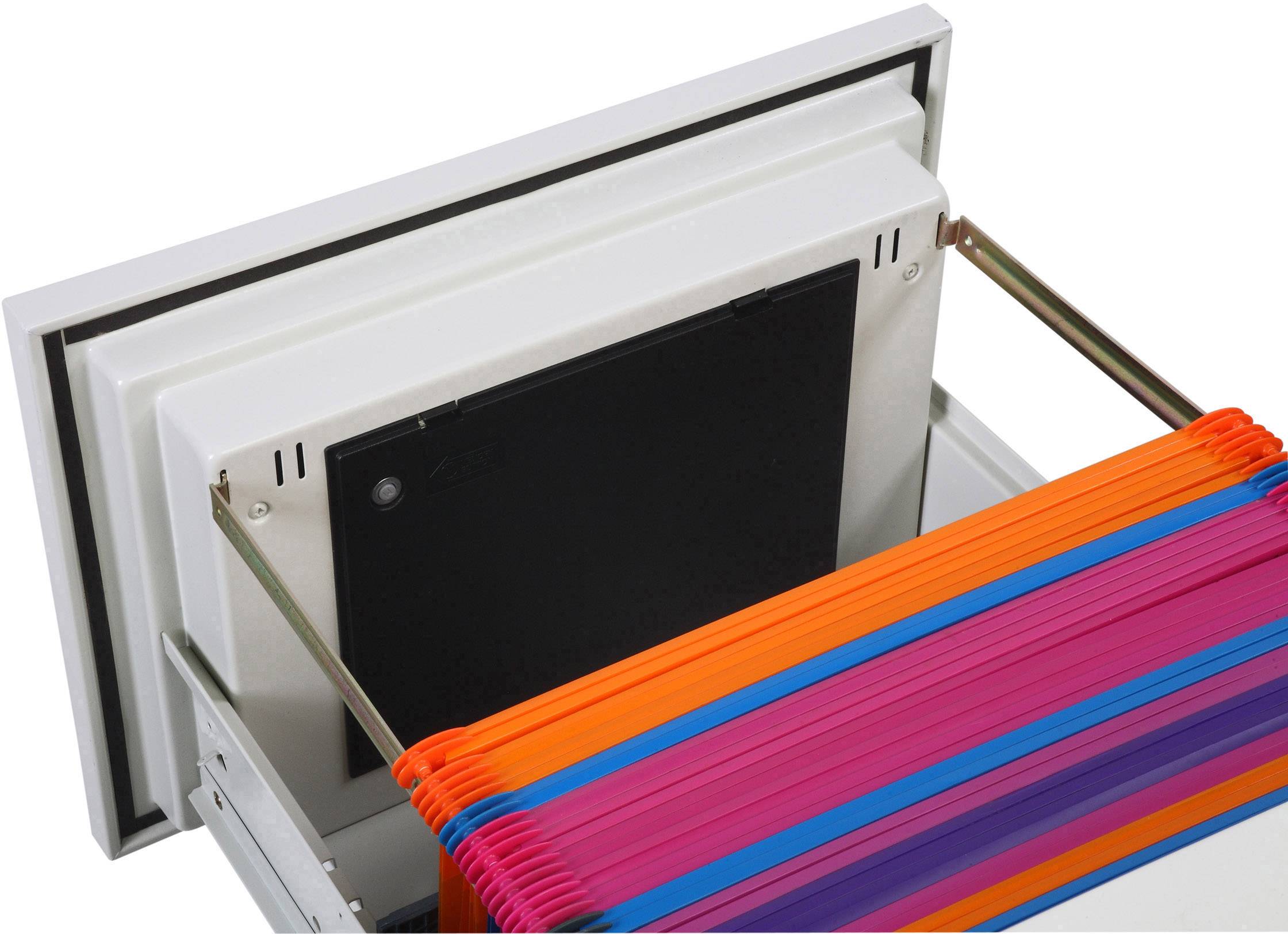 Ein offener Aktenschrank mit farbigen Hängemappen in Rot, Orange, Blau und Lila. Die Mappen sind nach Farben sortiert.