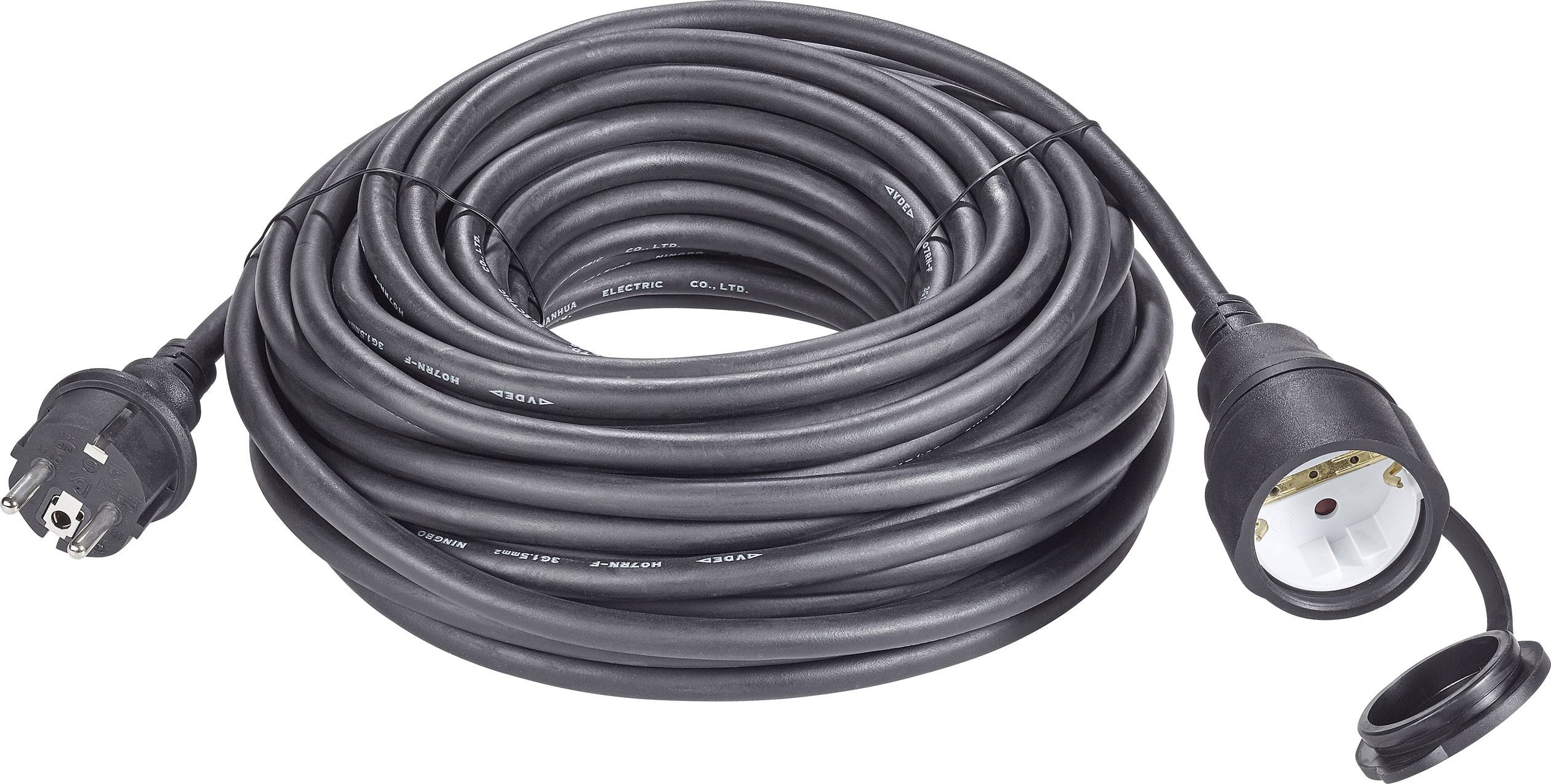 Ein langes, aufgewickeltes Verlängerungskabel mit einem männlichen und einem weiblichen Stecker, geeignet für den Außenbereich.