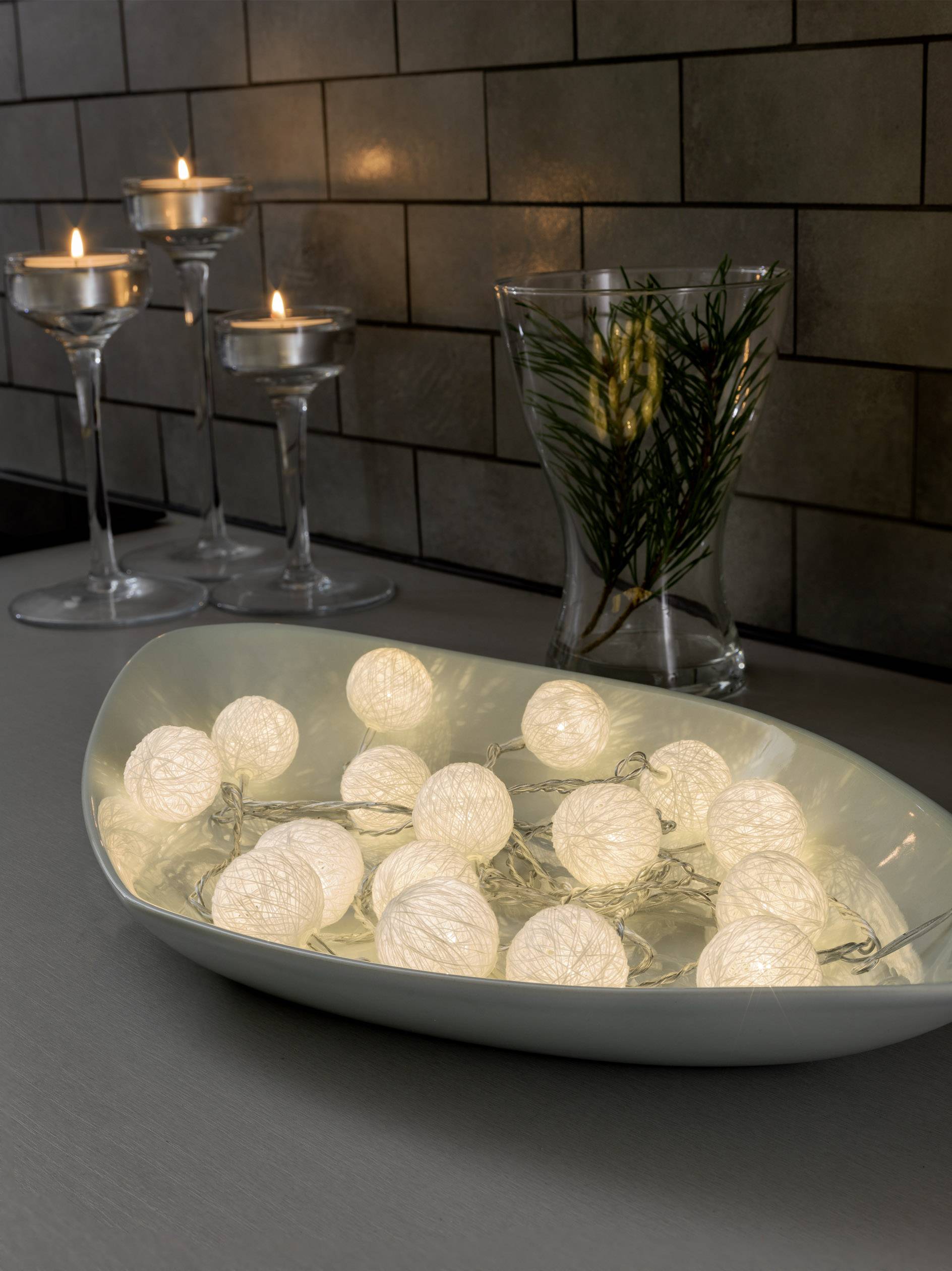 Konstsmide 3135-103 Motiv-Lichterkette Kugel Innen netzbetrieben Anzahl Leuchtmittel 16 LED Warmweiß Beleuchtete Länge: 3 m