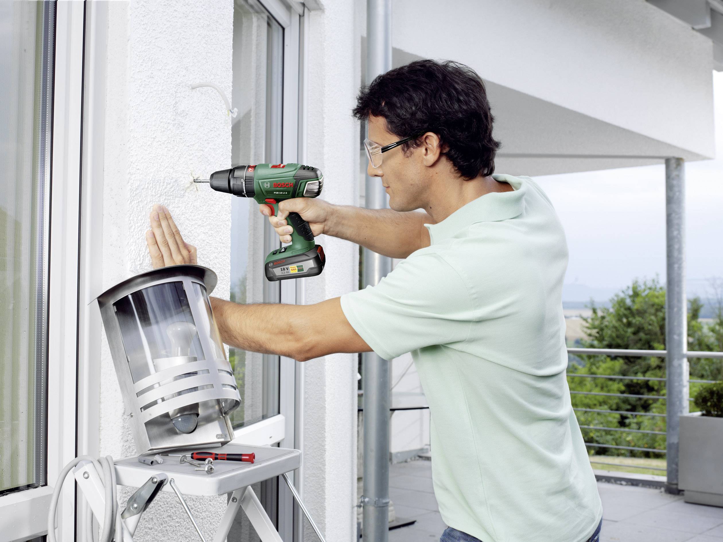 Bosch Home and Garden PSB 18 LI-2 2-Gang-Akku-Schlagbohrschrauber inkl. 2. Akku, inkl. Ladegerät, inkl. Koffer