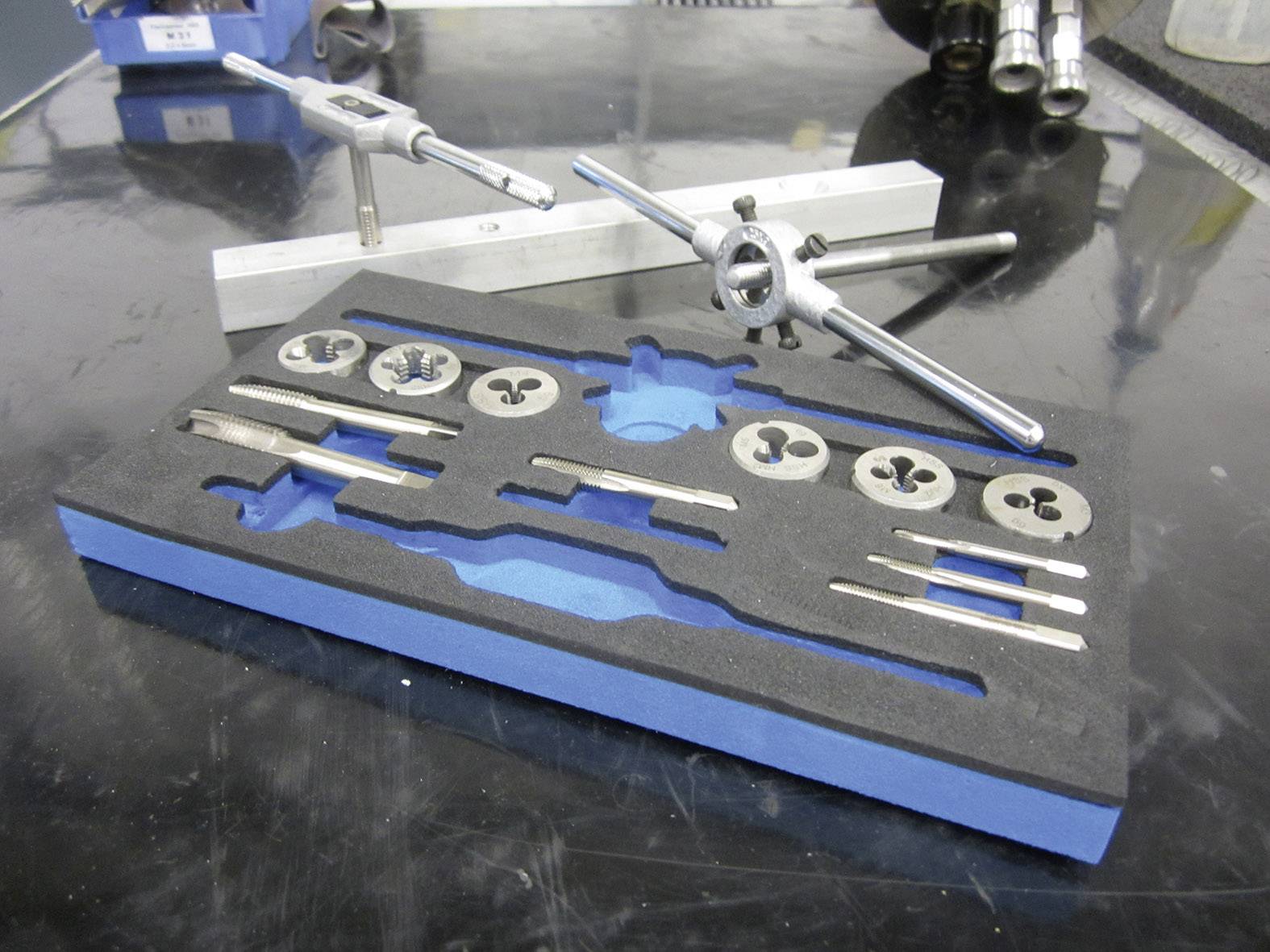 Eventus by Exact 70607 Gewindeschneidsatz 16teilig HSS metrisch M3, M4, M5, M6, M8, M10, M12