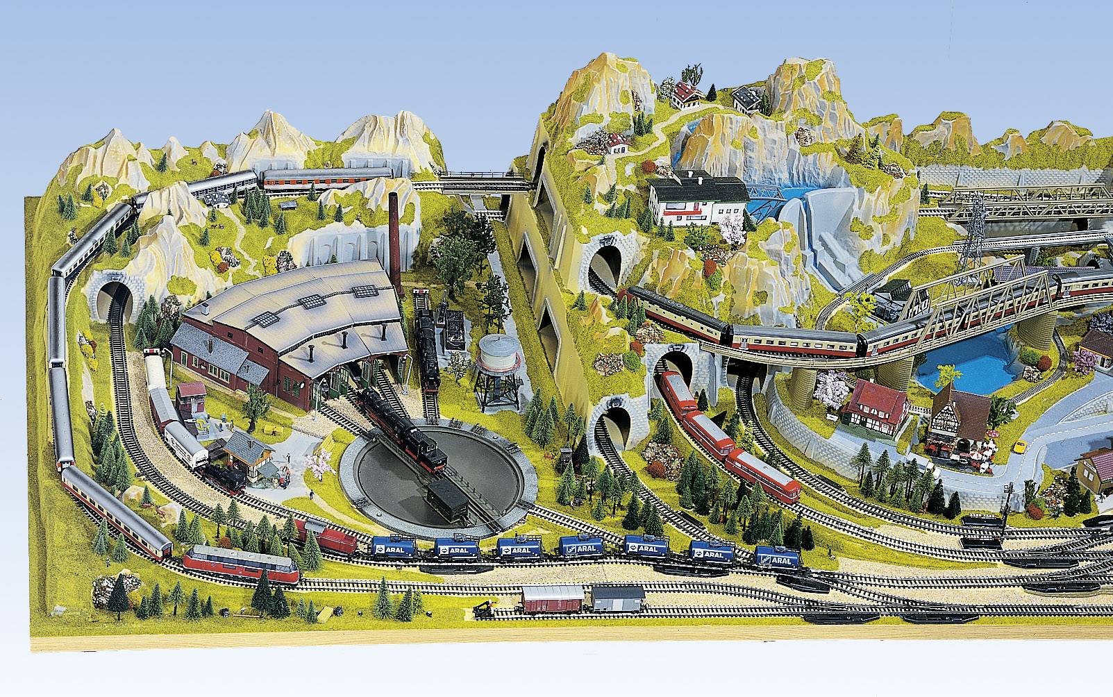 Märklin C-Gleis Drehscheibe Spur H0 - Ferngesteuert Für Modelleisenbahn