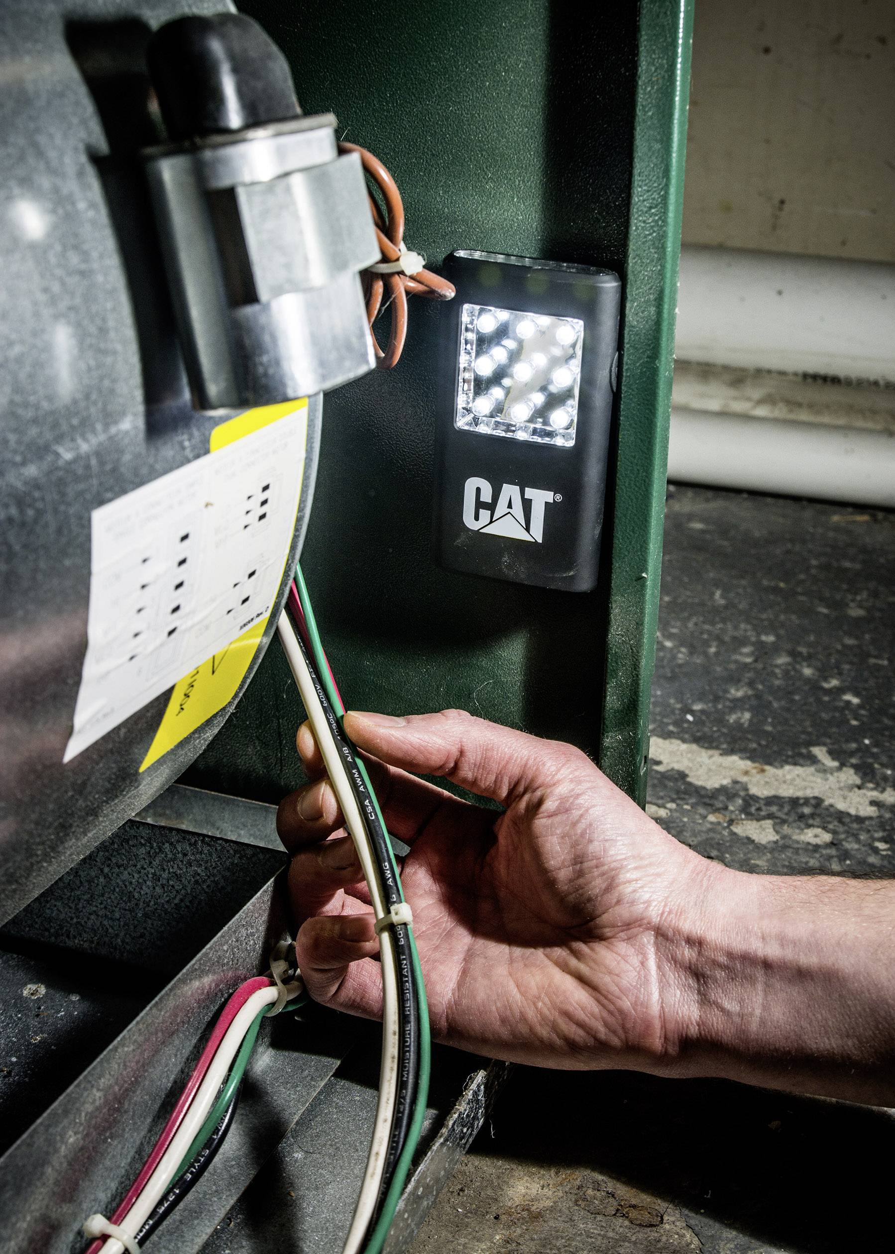 CAT Pocket Panel Light LED Arbeitsleuchte mit Gürtelclip batteriebetrieben 10 h 121 g