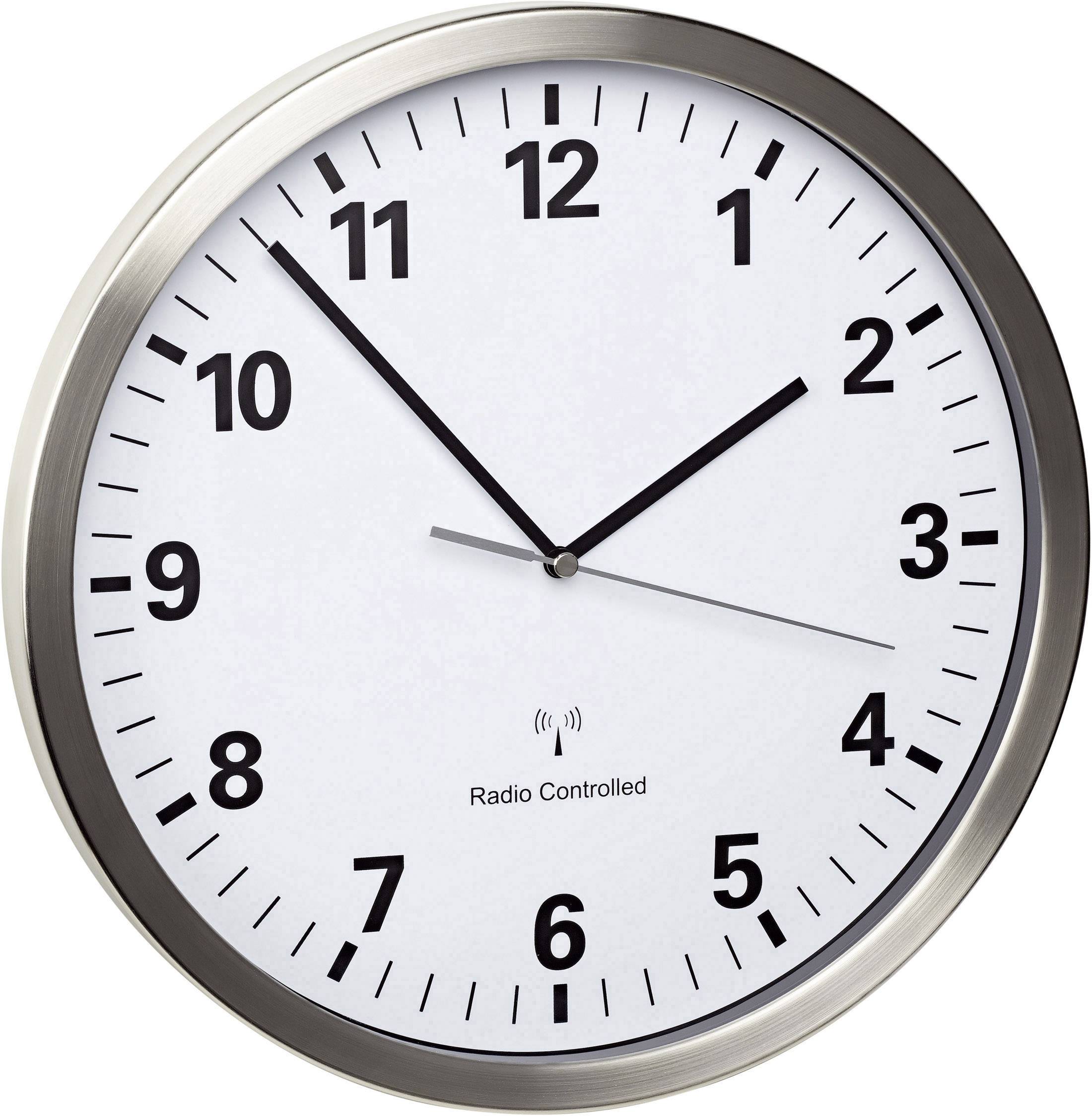 Analoge Wanduhr mit Metallrahmen, weiße Ziffernblatt, schwarze Ziffern und Zeiger, zeigt 10:09 Uhr an. Texte: 'Radio Controlled'.