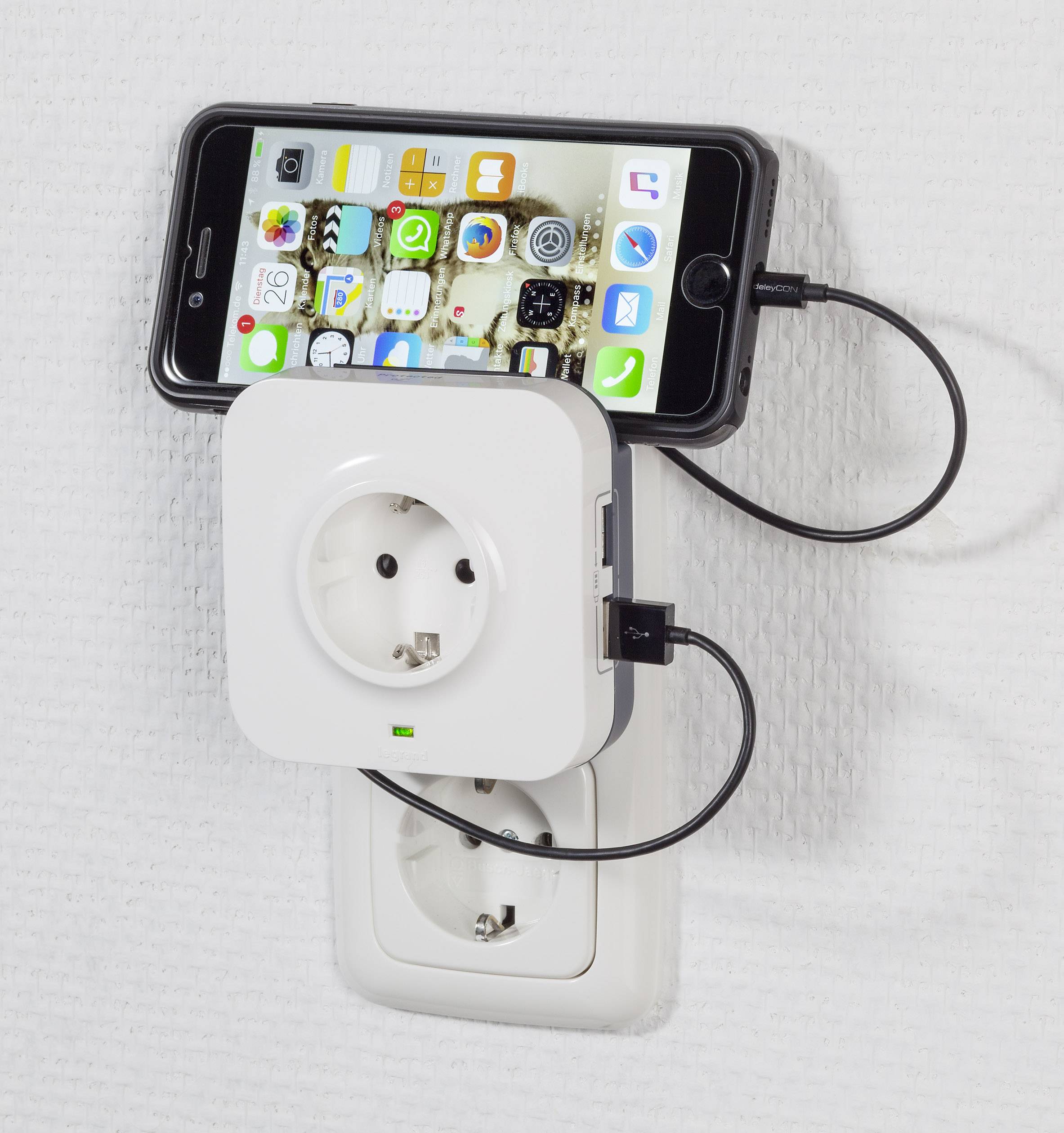 Legrand 694671 Überspannungsschutz-Zwischenstecker mit USB Weiß, Schwarz