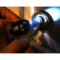 Kh-security Taschenalarm Schwarz mit LED 100103B Kh-security Taschenalarm Schwarz mit LED 100103B