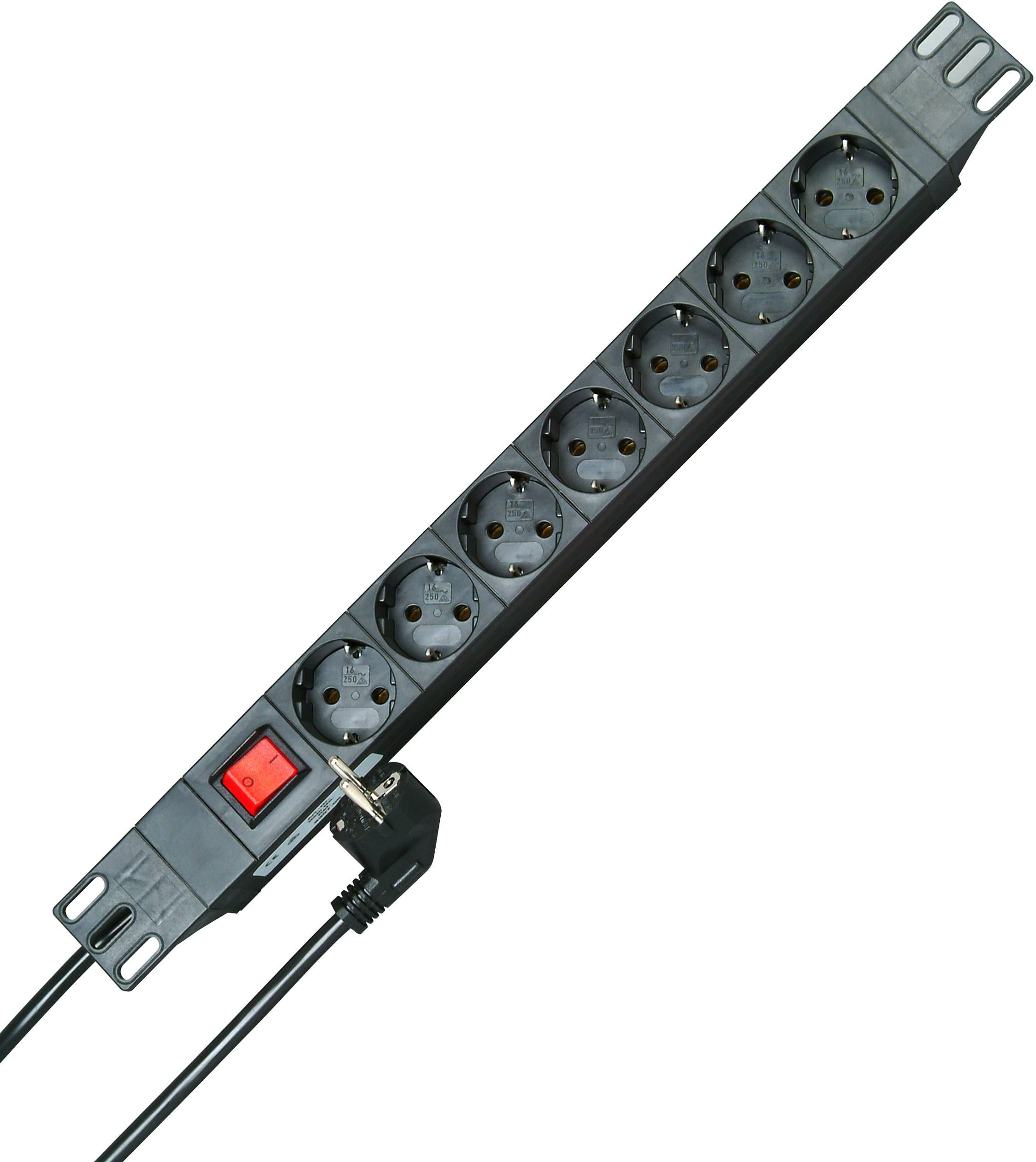 Eine schwarze Steckdosenleiste mit sechs Steckplätzen und einem roten Schalter, an einem Ende befindet sich ein eingesteckter Netzstecker.