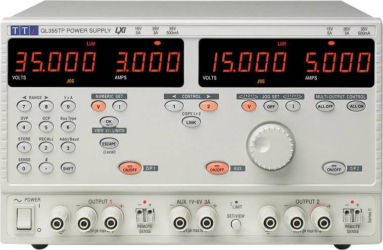 Elektronisches Gerät zur Stromversorgung mit zwei digitalen Anzeigen, Knöpfen zur Steuerung und mehreren Ausgangsanschlüssen.