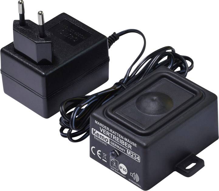 Netzadapter und elektronisches Gerät mit Kabel, gekennzeichnet als 'Marder-Ratten-Mäuse Vertreiber', Modell M 234, für Tierabwehr.