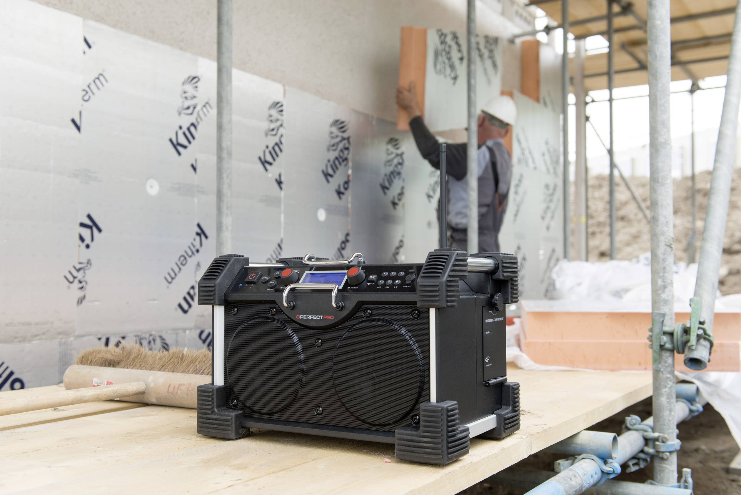 PerfectPro Rockhart BT Baustellenradio DAB+, UKW AUX, Bluetooth®  Akku-Ladefunktion, spritzwassergeschützt, staubdicht, stoßfest, wiederaufladbar S