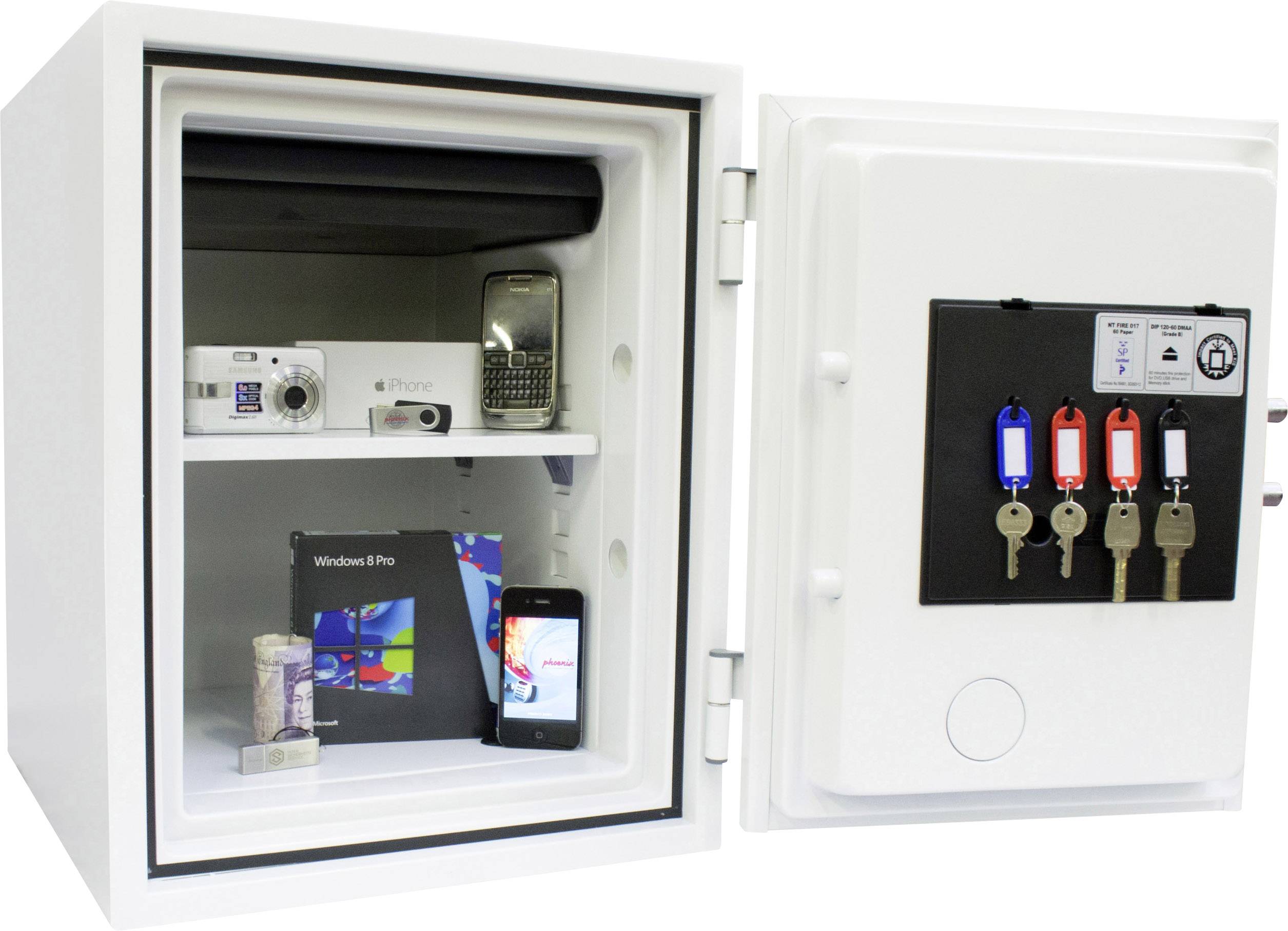 Ein geöffneter Geldschrank mit Kameras, Handys, Computerausrüstung und Schlüsseln auf zwei Regalen; Schutz von Wertsachen dargestellt.