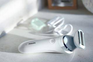 Philips BRL130/00 SatinShave Advanced Damenrasierer Weiß, Hellblau