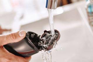 Philips Rotationsrasierer Schwarz, Braun