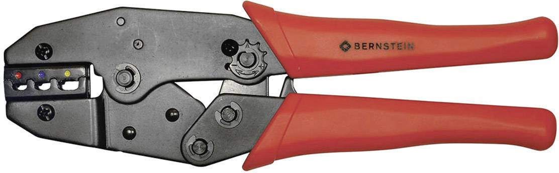 Handpresszange mit roten Griffen, verwendet zum Crimpen von Steckverbindern. Markenname 'Bernstein' auf dem Griff sichtbar.