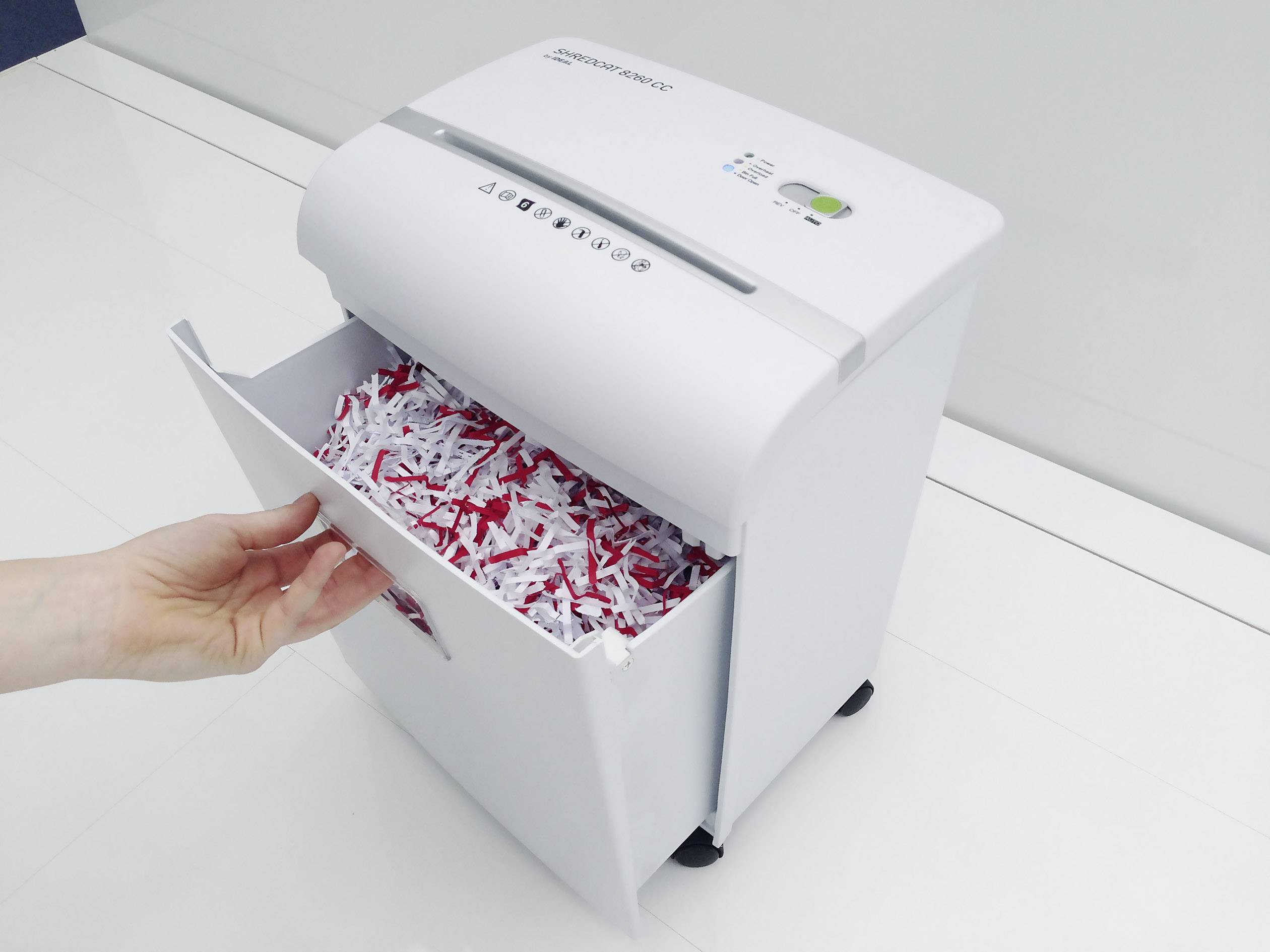 Ideal SHREDCAT 8260 CC Aktenvernichter Partikelschnitt 4 x 40 mm 18 l Blattanzahl (max.): 8 Sicherheitsstufe 4 Vernichtet auch Büroklammern, Heftklam