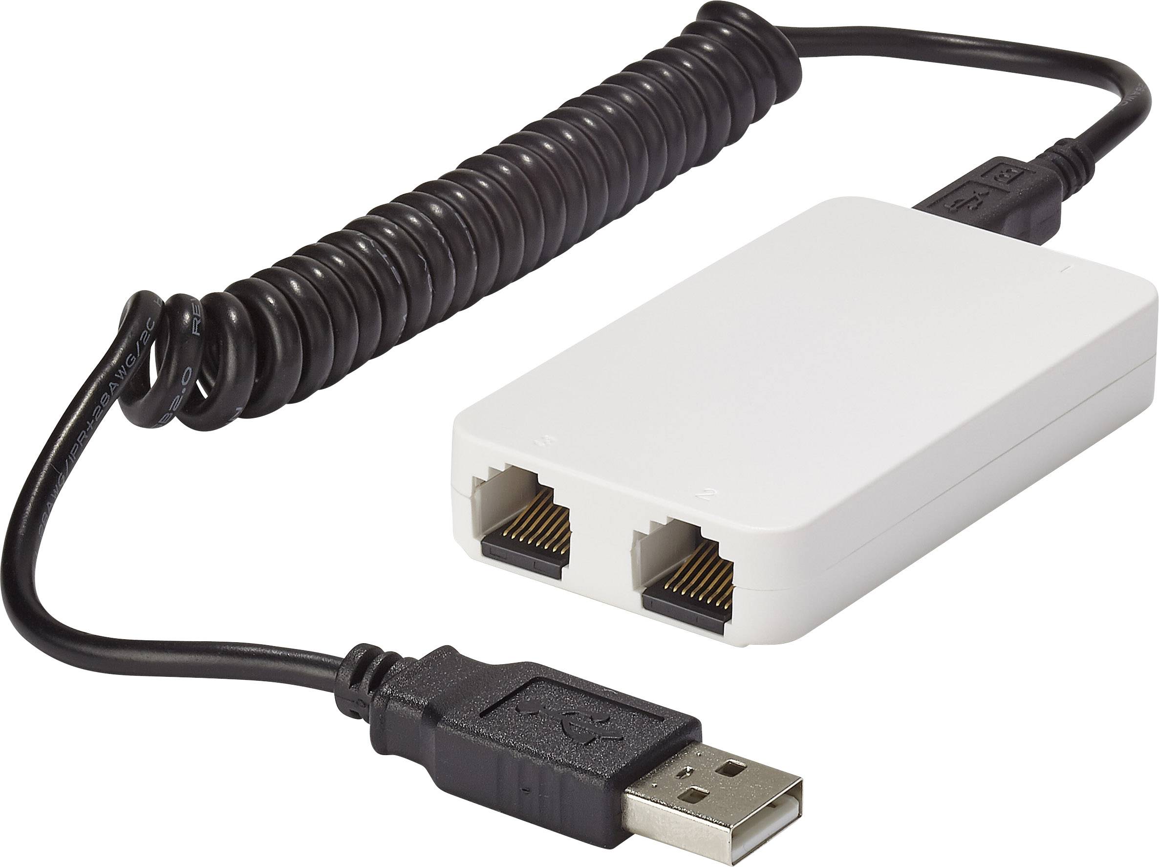 Ein weißer Ethernet-Adapter mit zwei RJ45-Anschlüssen und einem spiralisierten USB-Kabel zur Verbindung mit einem Computer.