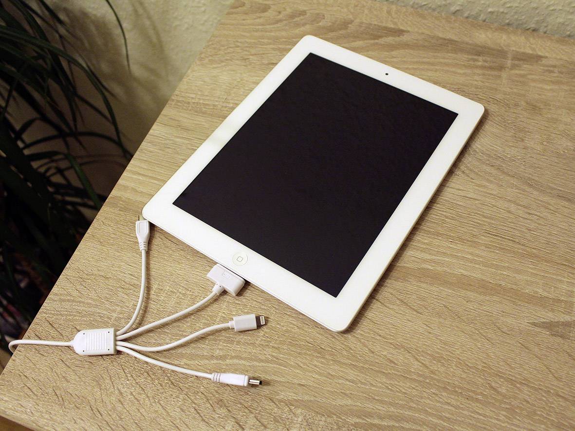 Eufab USB Ladekabel mit 4 Anschlüssen Belastbarkeit Strom max.=1A Passend für (Details)