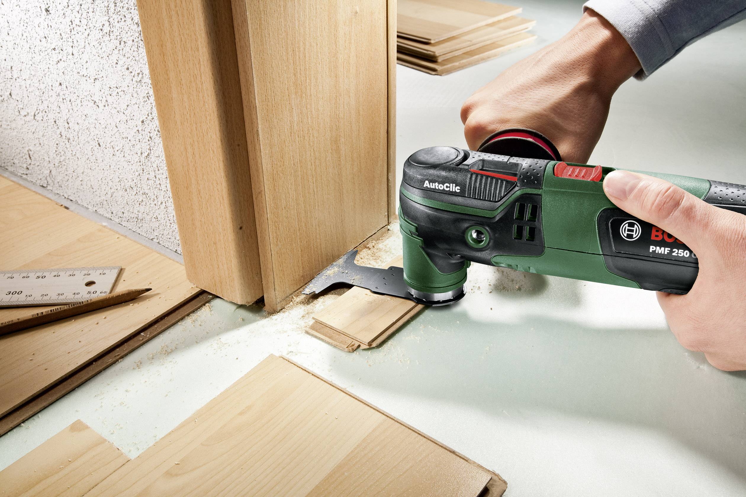 Bosch Home and Garden PMF 250 CES 0603102100 Multifunktionswerkzeug mit Zubehör, inkl. Koffer 12teilig 250W