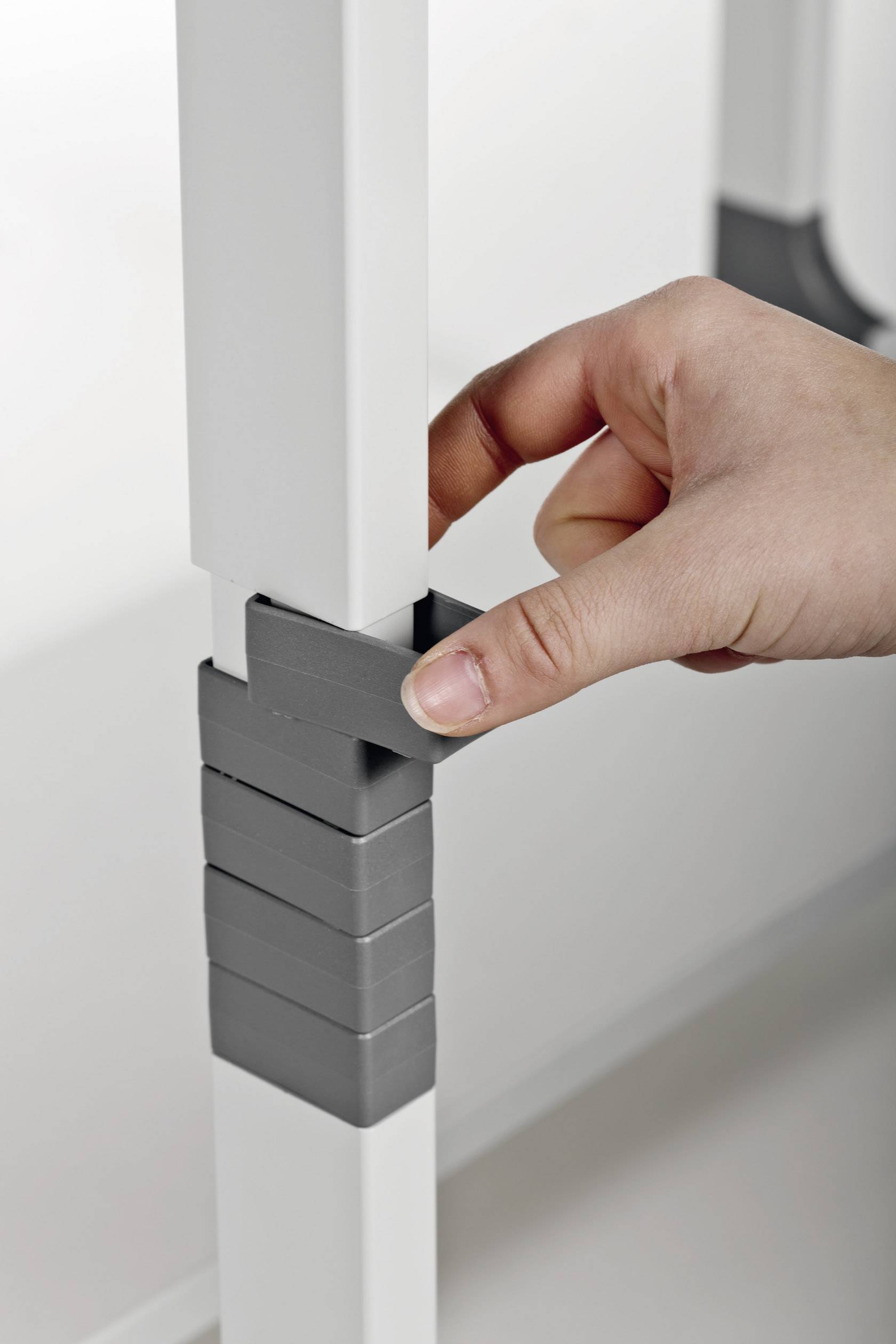 Durable Computer-Wagen höhenverstellbar, mit Rollen Höhen-Bereich: 920 bis 1220 mm (B x T) 800 mm x 564 mm Grau SYSTEM 80 VH 371810