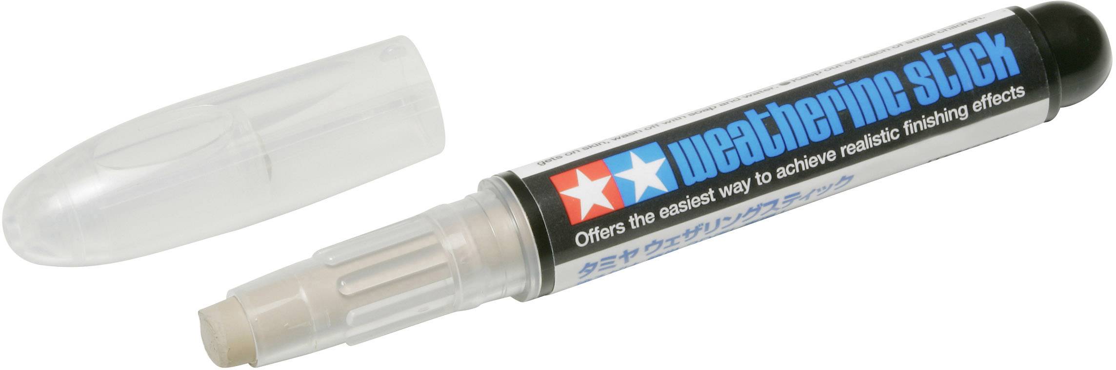 Ein Wetterstift mit blauem Etikett und abgenommener Kappe, geeignet für realistische Finish-Effekte bei Modellen.