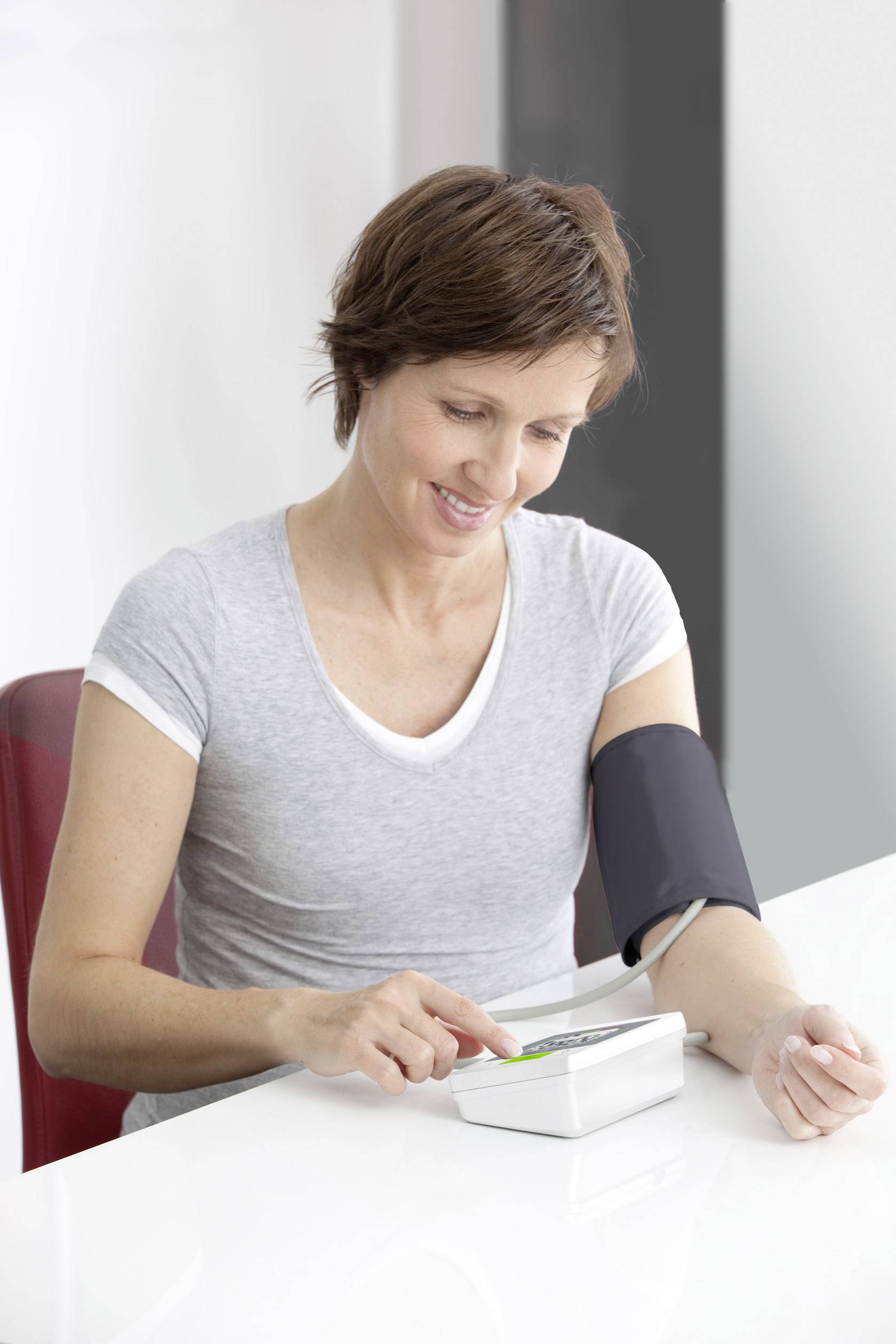 Ecomed BU-90E Oberarm Blutdruckmessgerät 23200