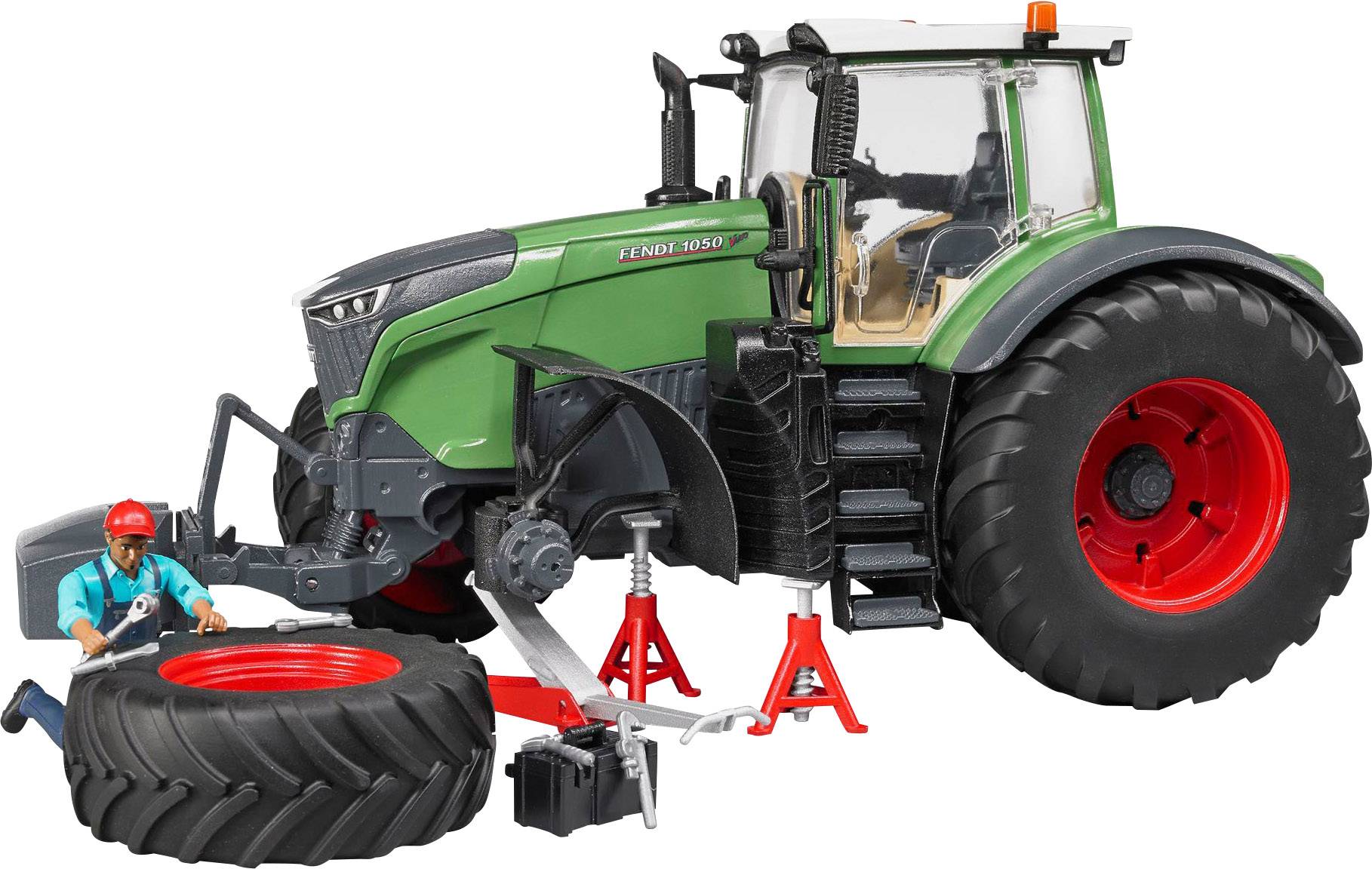 Ein grüner Traktor mit abmontiertem Vorderreifen; daneben eine Figur in Arbeitskleidung, die einen Reifen repariert.