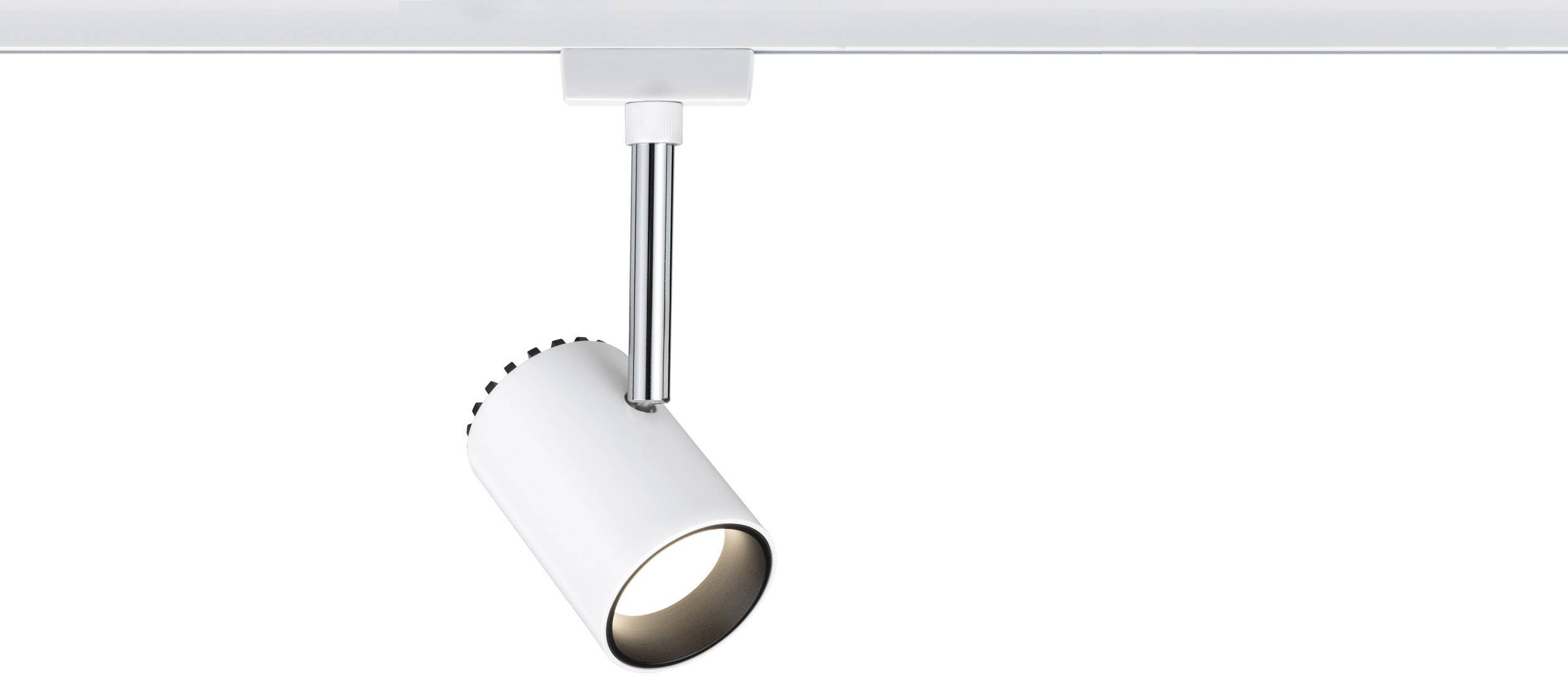 Ein weißer Deckenstrahler mit zylindrischem Design hängt an einer Stange und leuchtet nach unten.