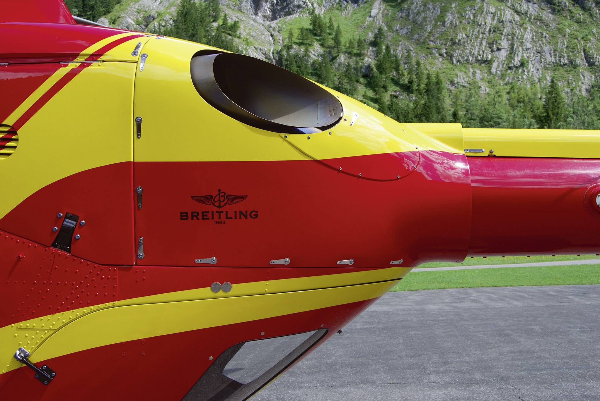 Revell 04986 Airbus EC-135 Air-Glaciers Helikopter Bausatz 1:72