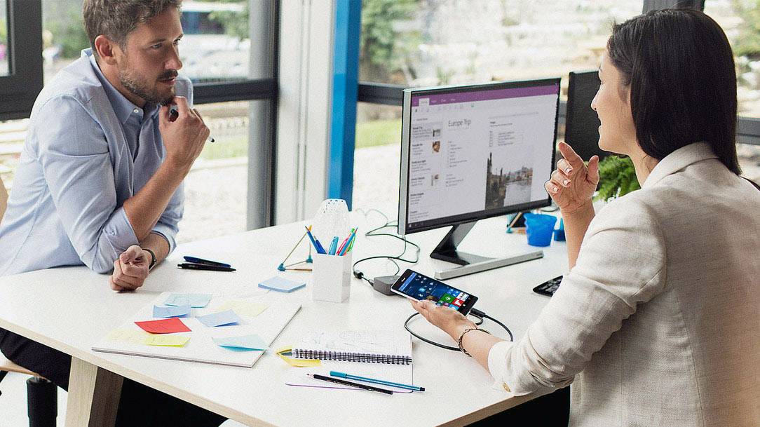 Microsoft Handy Anschlusskabel [1x USB-C® Buchse - 4x DisplayPort Buchse, HDMI-Buchse, USB 2.0 Buchse A]