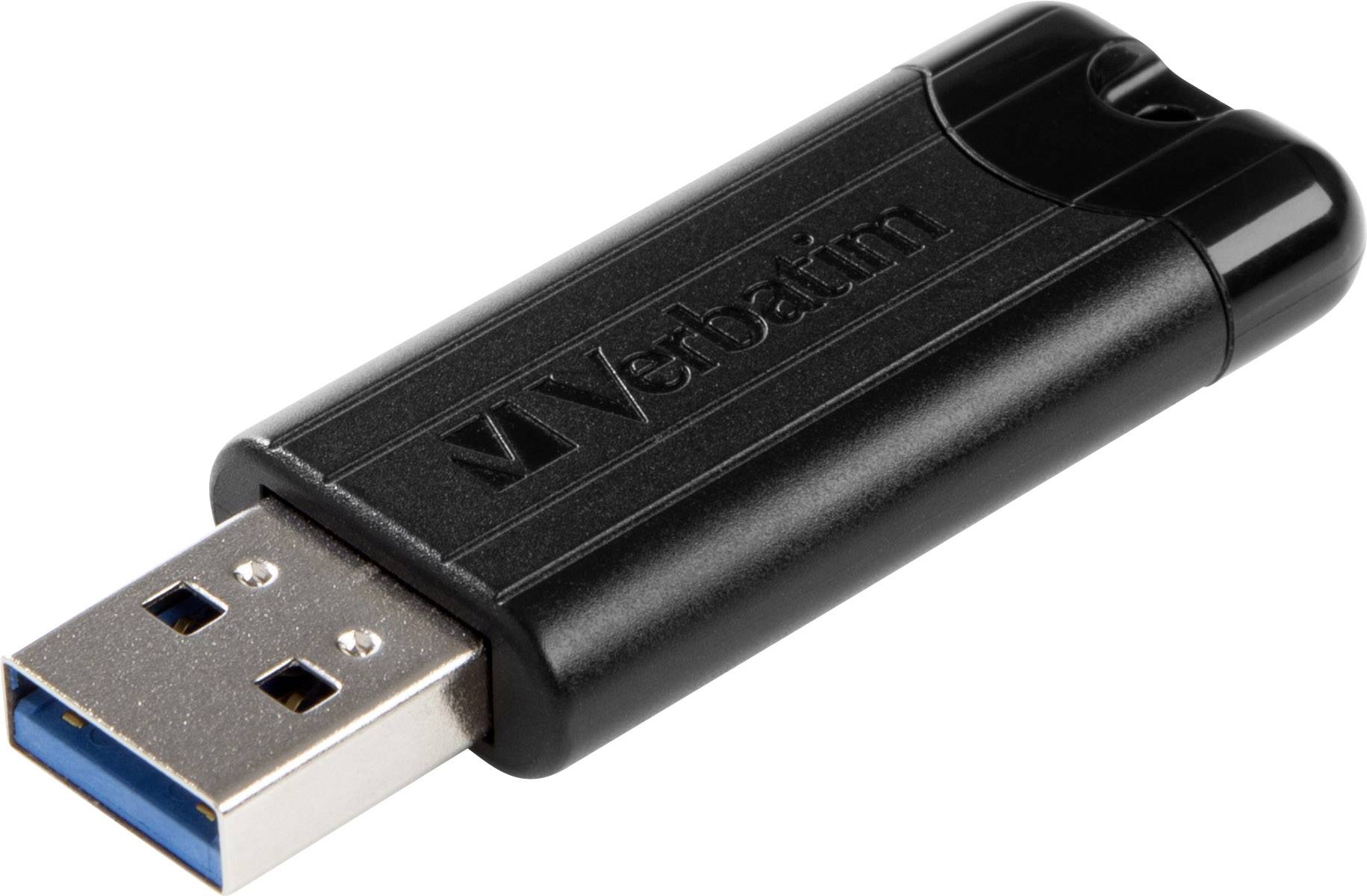 Ein schwarzer USB-Stick mit blauem Anschluss, auf dem Gehäuse steht 'Verbatim'.