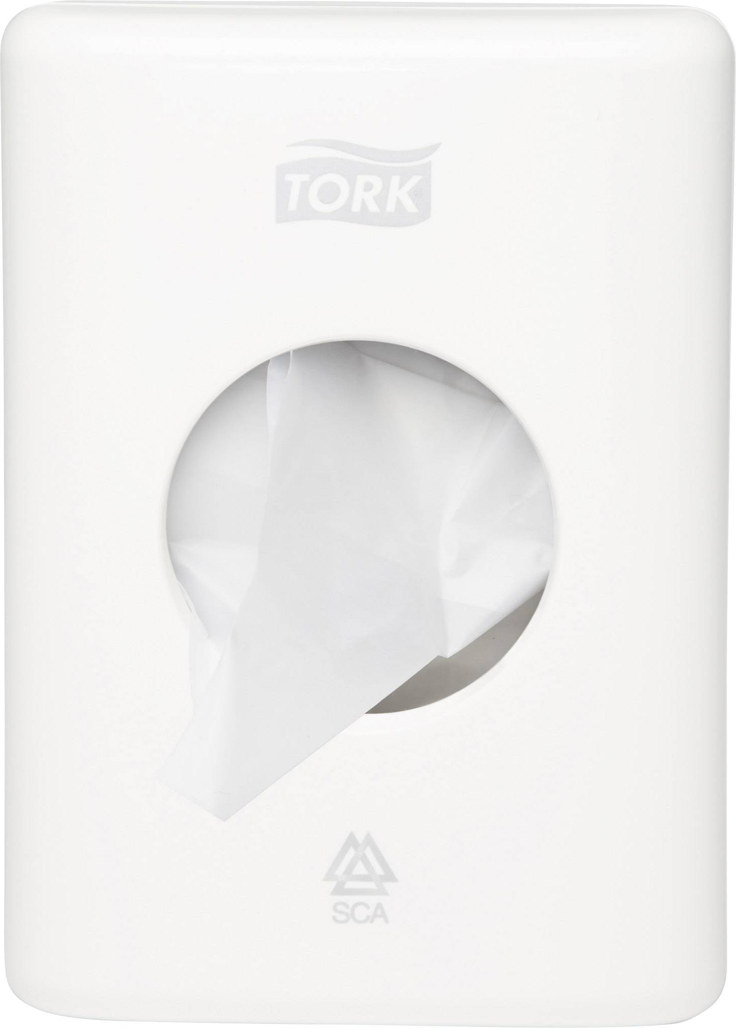Ein weißer Tork-Papierhandtuchspender mit entnommenem Papierhandtuch. Spender zeigt Markenlogo oben, Herstellerlogo unten.