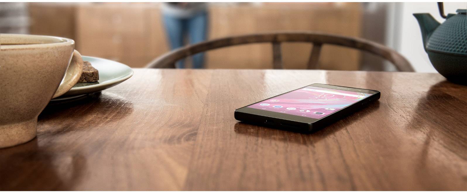 Sony Xperia E5 16 GB Schwarz Smartphone