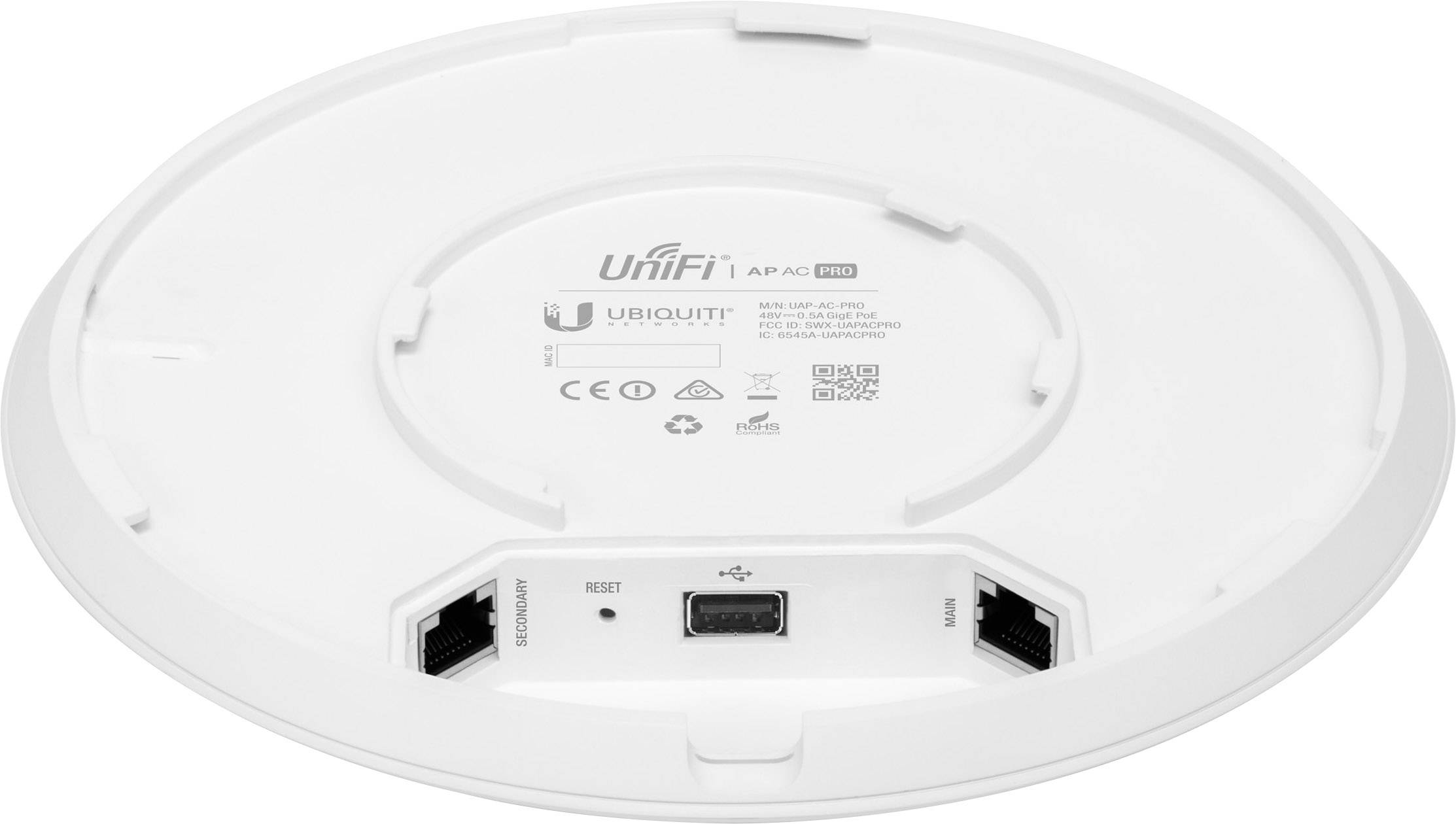 Die Rückseite eines Ubiquiti UniFi AP AC Pro Access Points mit Ethernet-Ports, Reset-Knopf und Herstellerlogo.