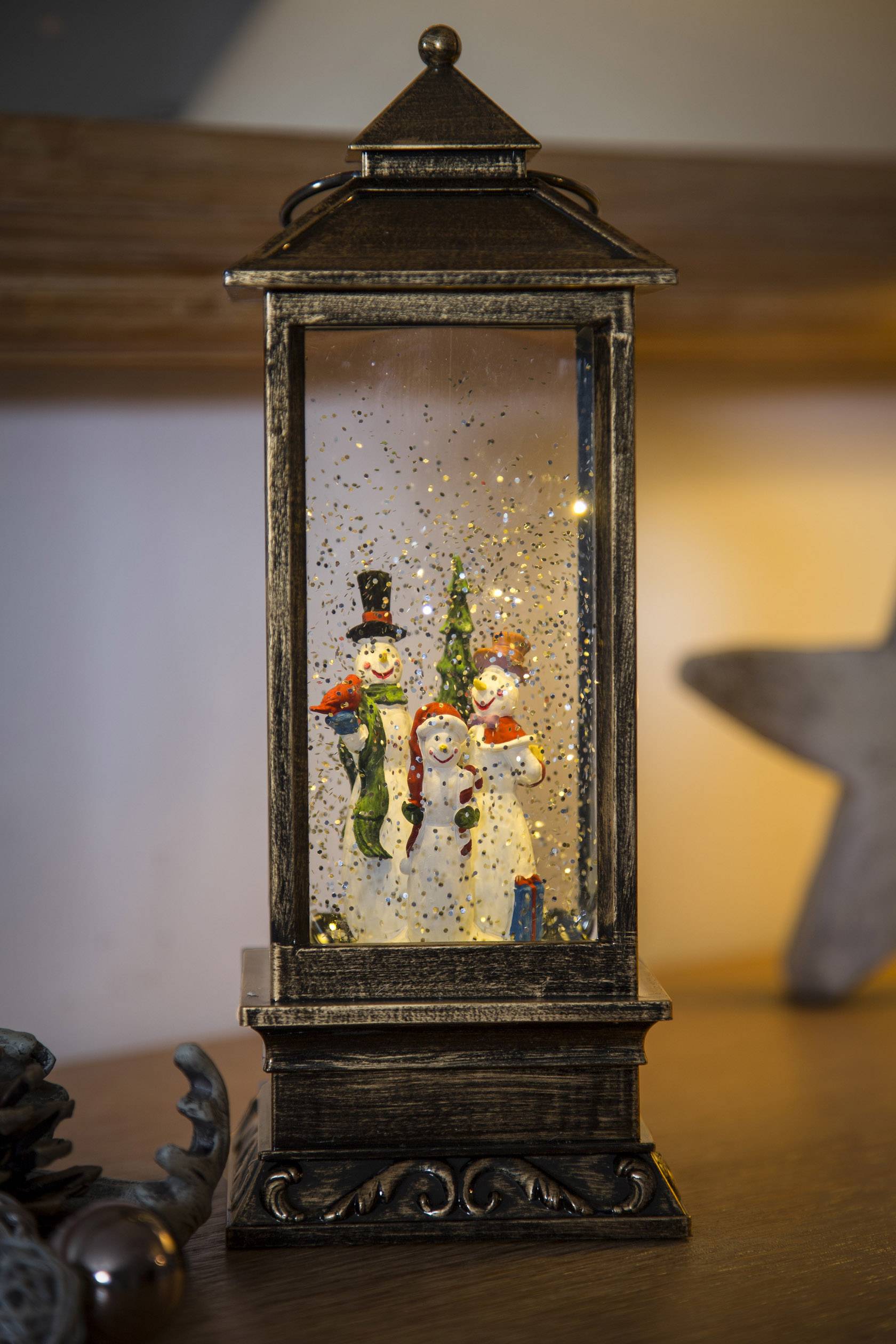 Konstsmide 2889-000 LED-Laterne Schneemänner Warmweiß LED beschneit, mit Wasser gefüllt, Timer, mit Schalter