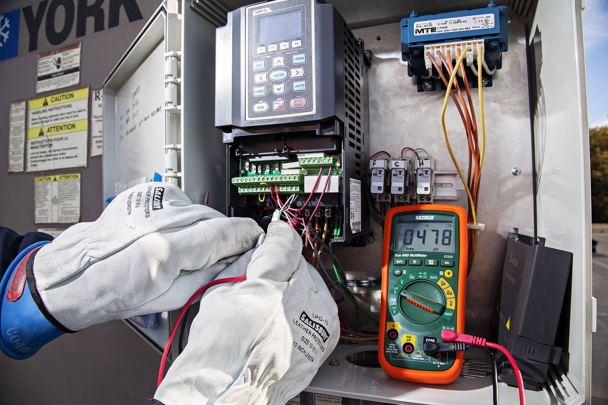 Extech EX350 Hand-Multimeter digital CAT III 600V Anzeige (Counts): 4000