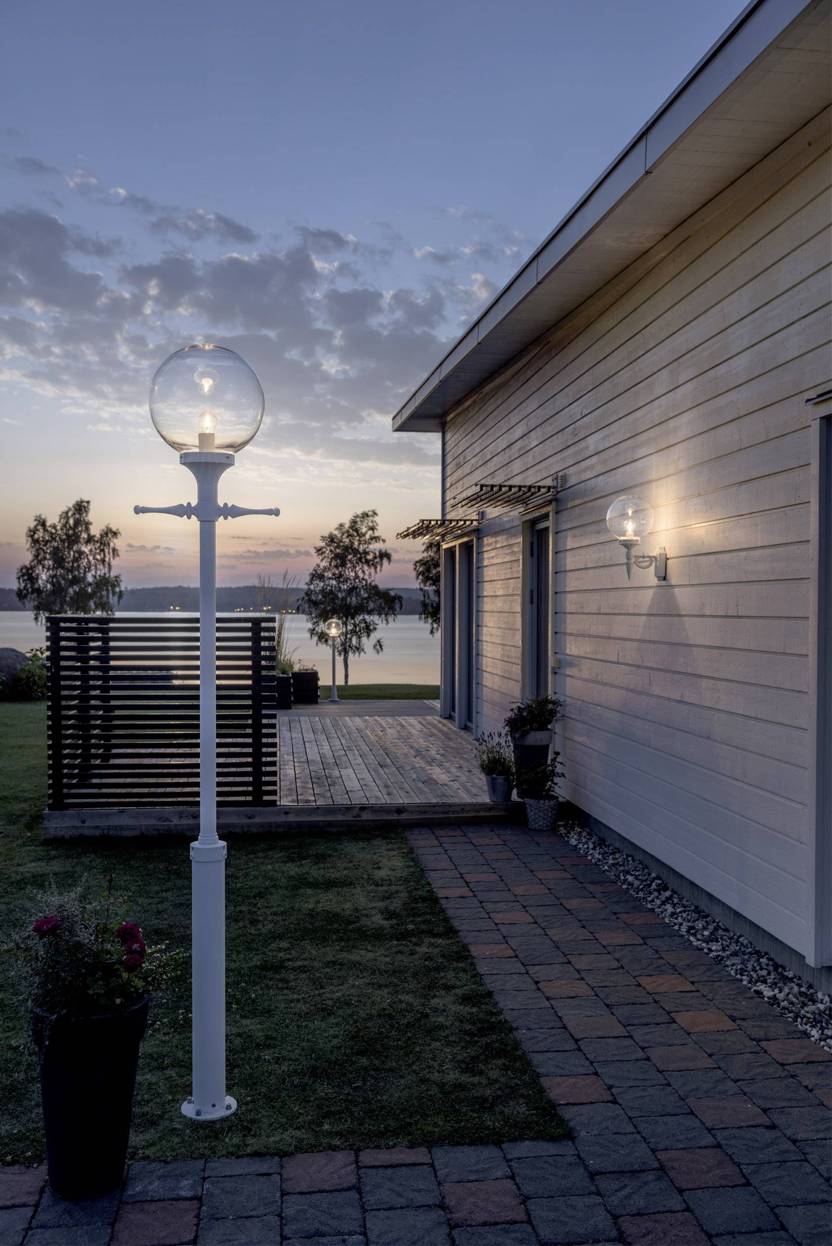 Konstsmide 468-250 Orion Außenstandleuchte Energiesparlampe, LED E27 60W Weiß