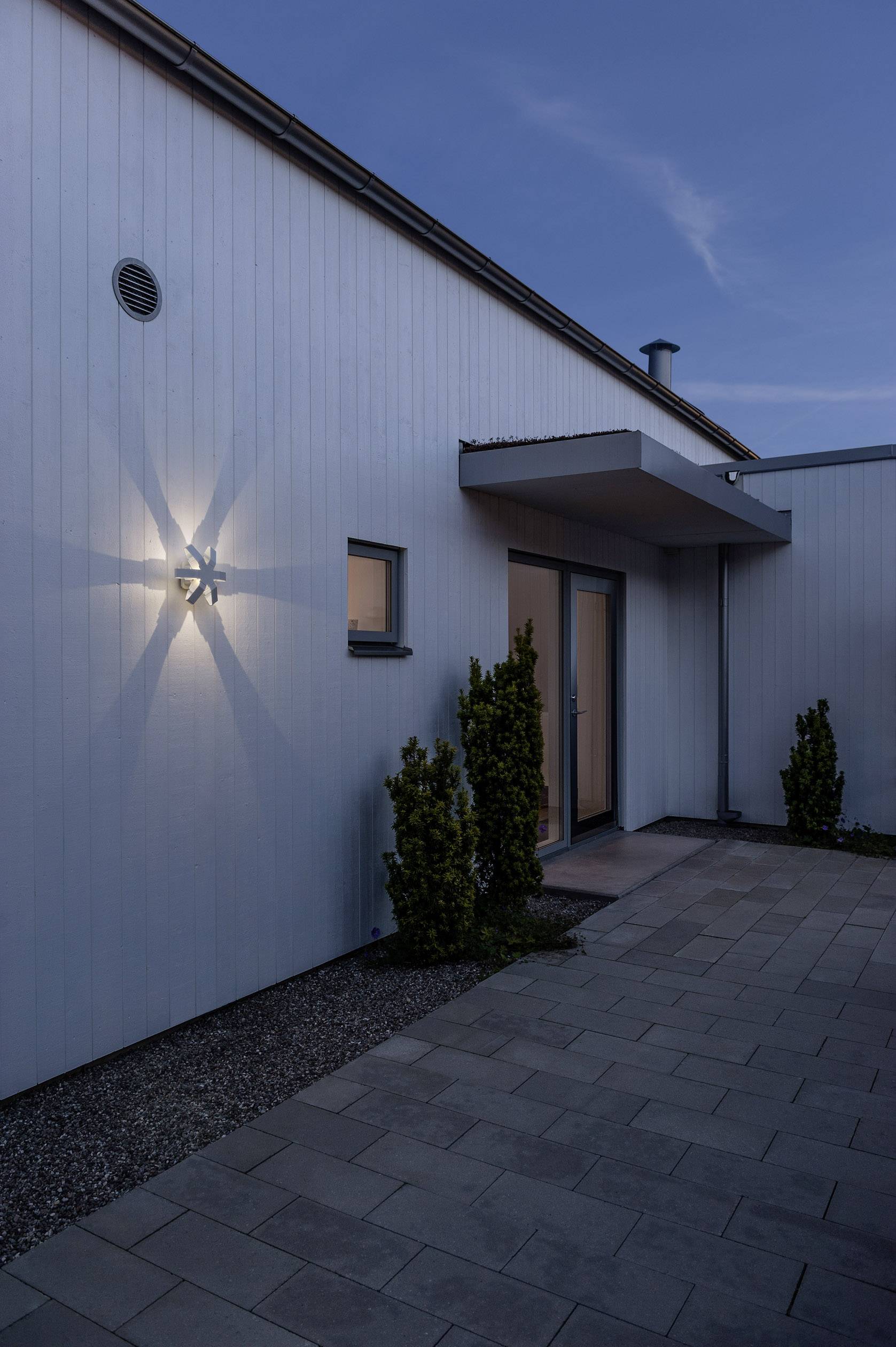 Konstsmide Pescara 7977-250 LED-Außenwandleuchte EEK: F (A - G) LED LED fest eingebaut 3W Weiß