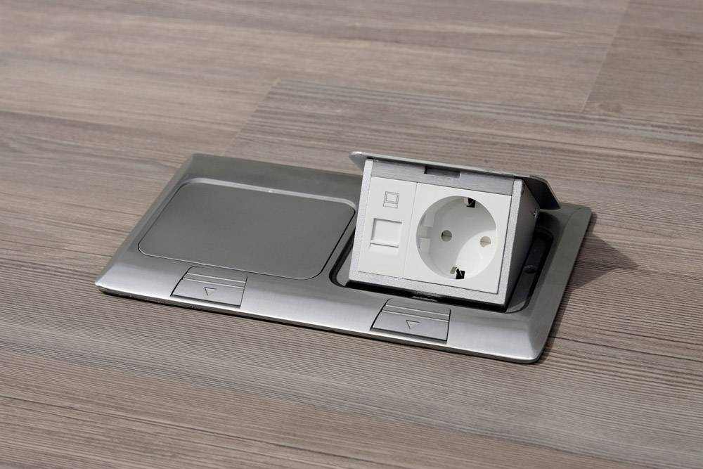 LEDmaxx 105627 2fach Fußboden-Einbausteckdose mit Cat5 Buchse, erhöhter Berührungsschutz Aluminium