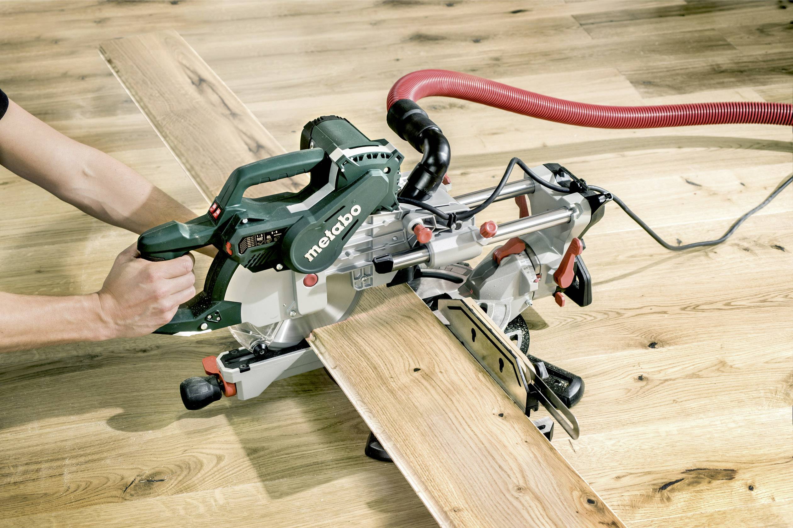 Metabo KGSV 72 Xact SYM Kapp-Zugsäge 216mm 30mm 1800W