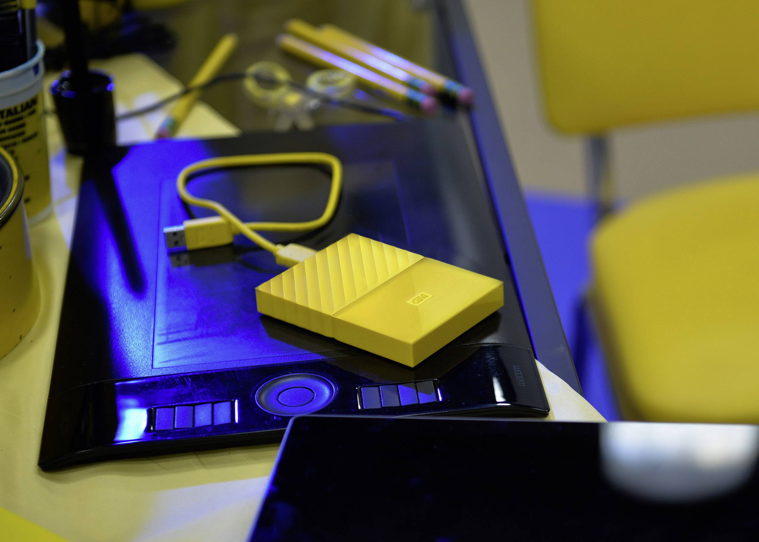 WD My Passport WDBYFT0040BBL - Festplatte - verschlüsselt - 4 TB - extern (tragbar) - USB 3.0