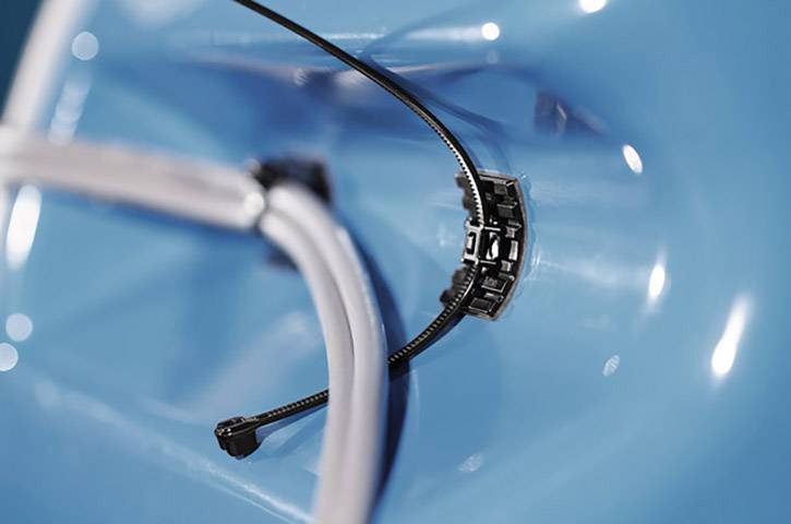 HellermannTyton FMB4APT-I-PA66HS-BK Befestigungssockel selbstklebend 151-01527 flexibler Sockel, 4fach einfädeln Schwarz