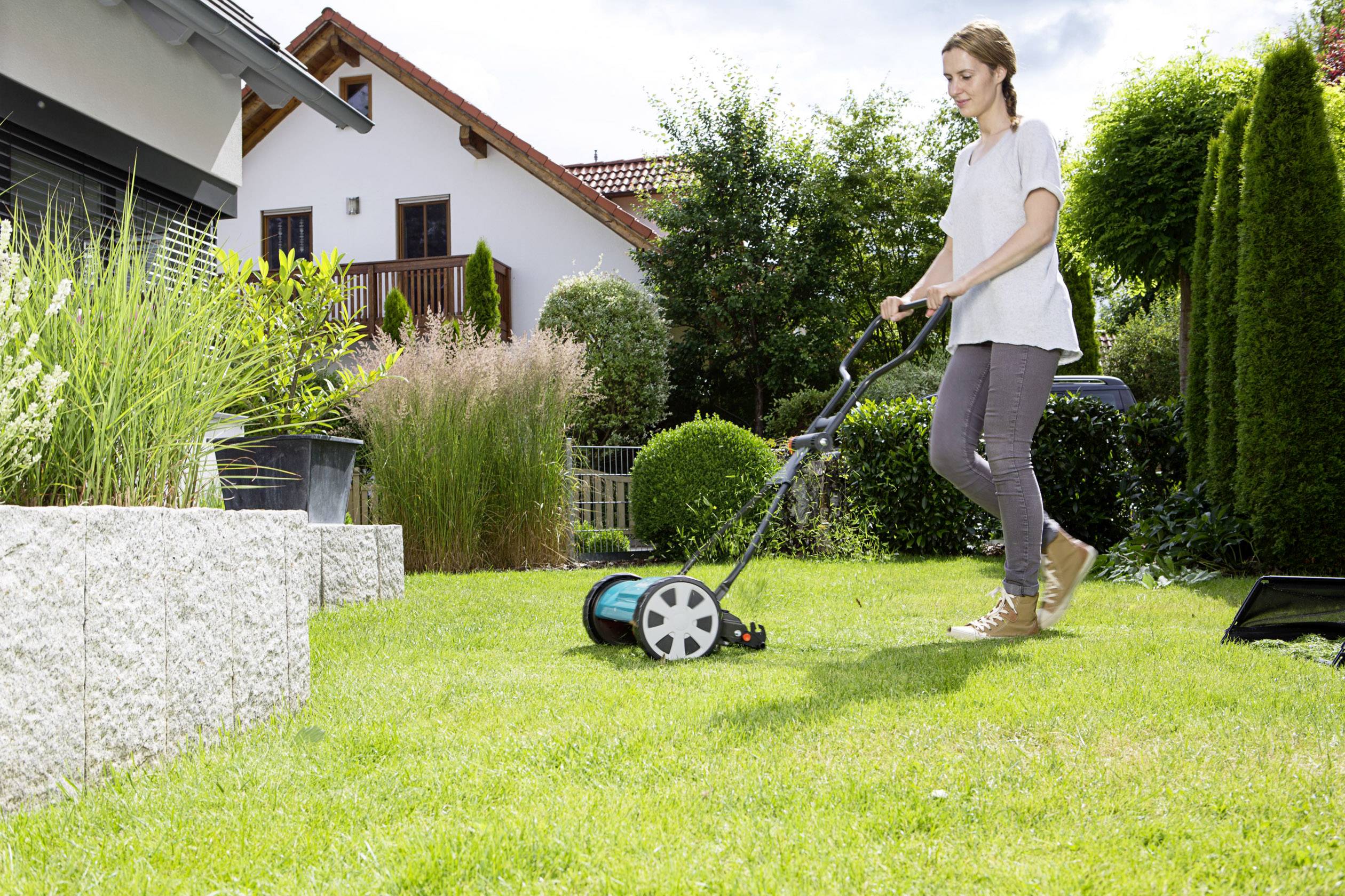 GARDENA Classic 330 Hand Spindelmäher Schnittbreite (max.) 33 cm Geeignet für bis 150 m²