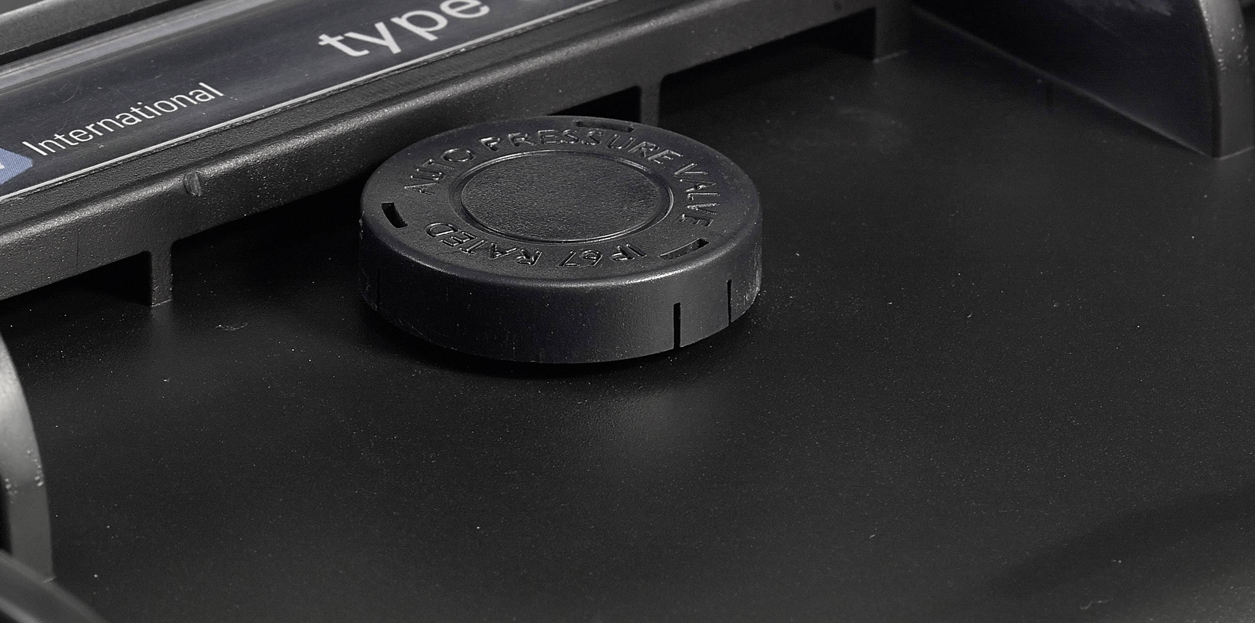 B & W International Outdoor Koffer outdoor.cases Typ 3000 32.6 l (B x H x T) 365 x 295 x 170 mm Gelb 3000/Y/SI